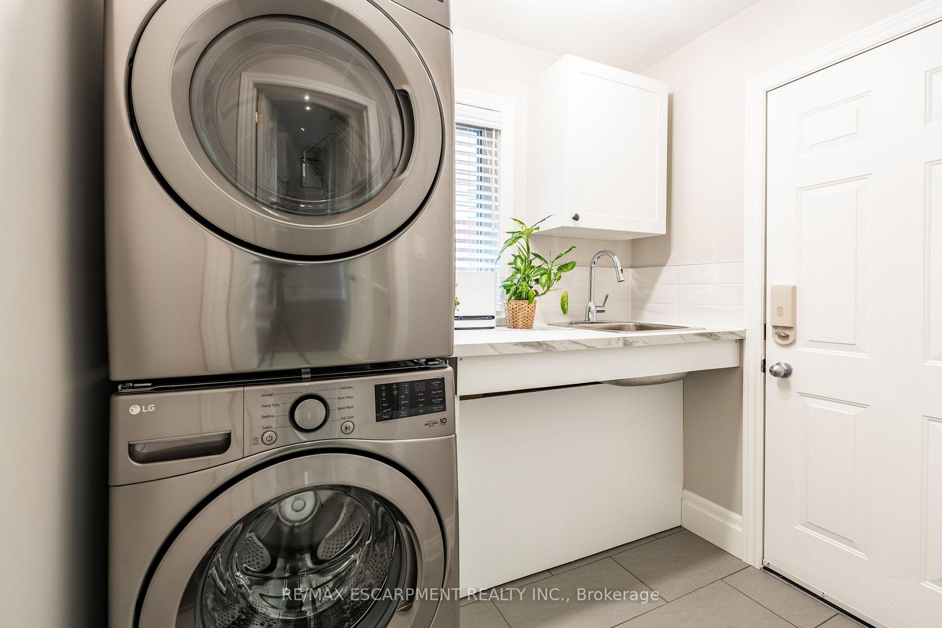 Photo 17 of 46 Ryans Way, Hamilton, Waterdown — HOMEH