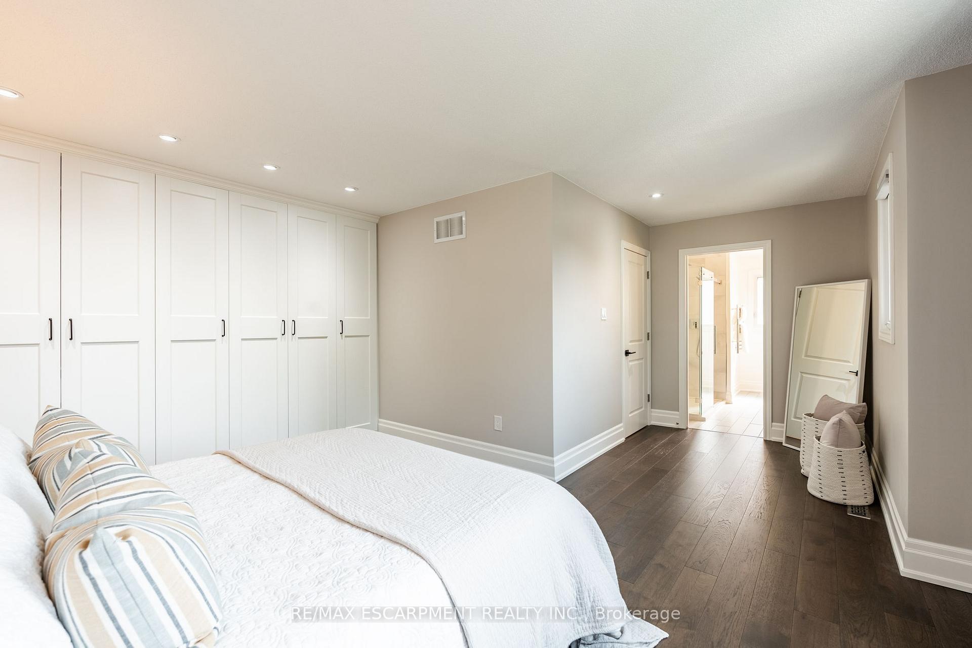 Photo 23 of 46 Ryans Way, Hamilton, Waterdown — HOMEH