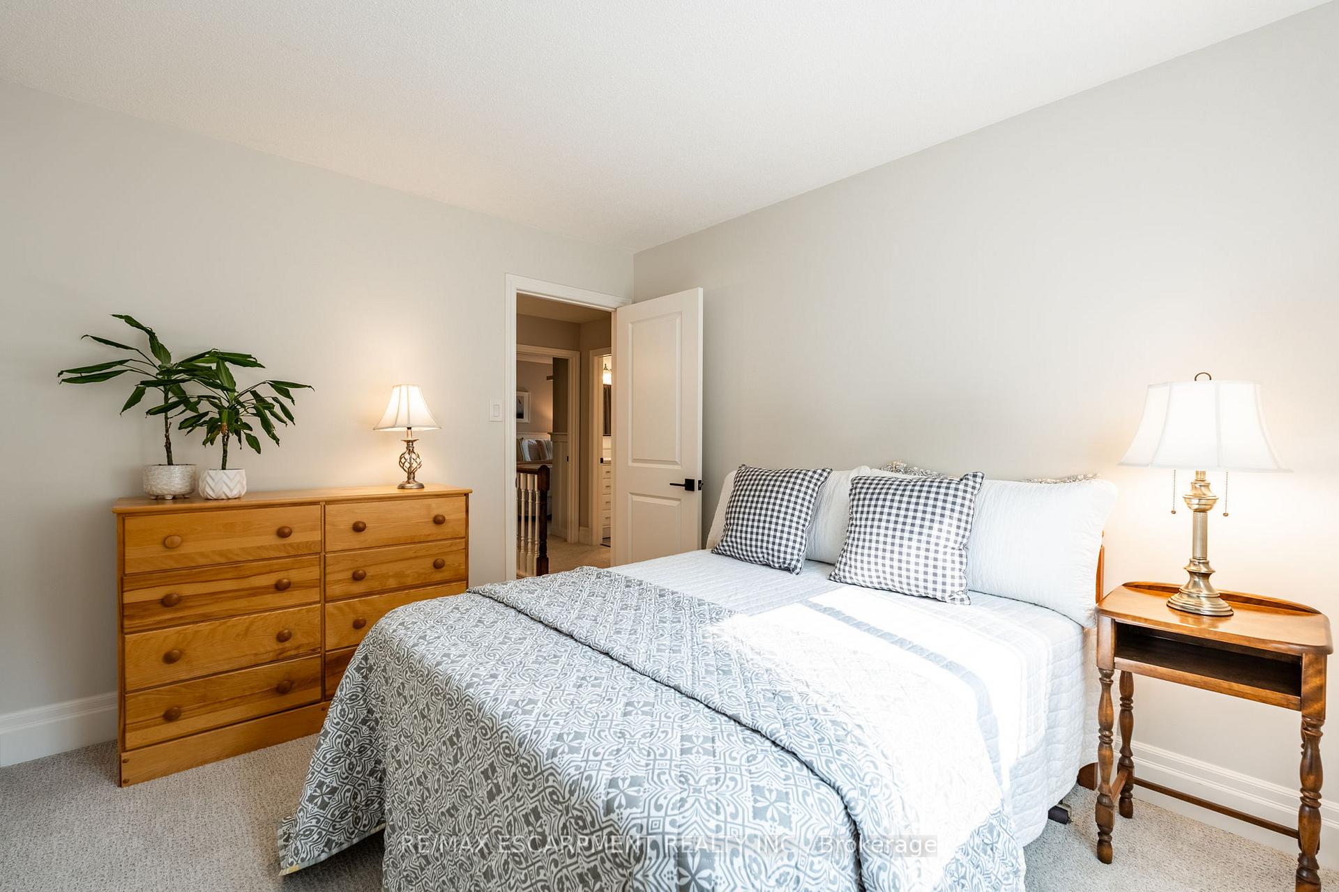 Photo 31 of 46 Ryans Way, Hamilton, Waterdown — HOMEH