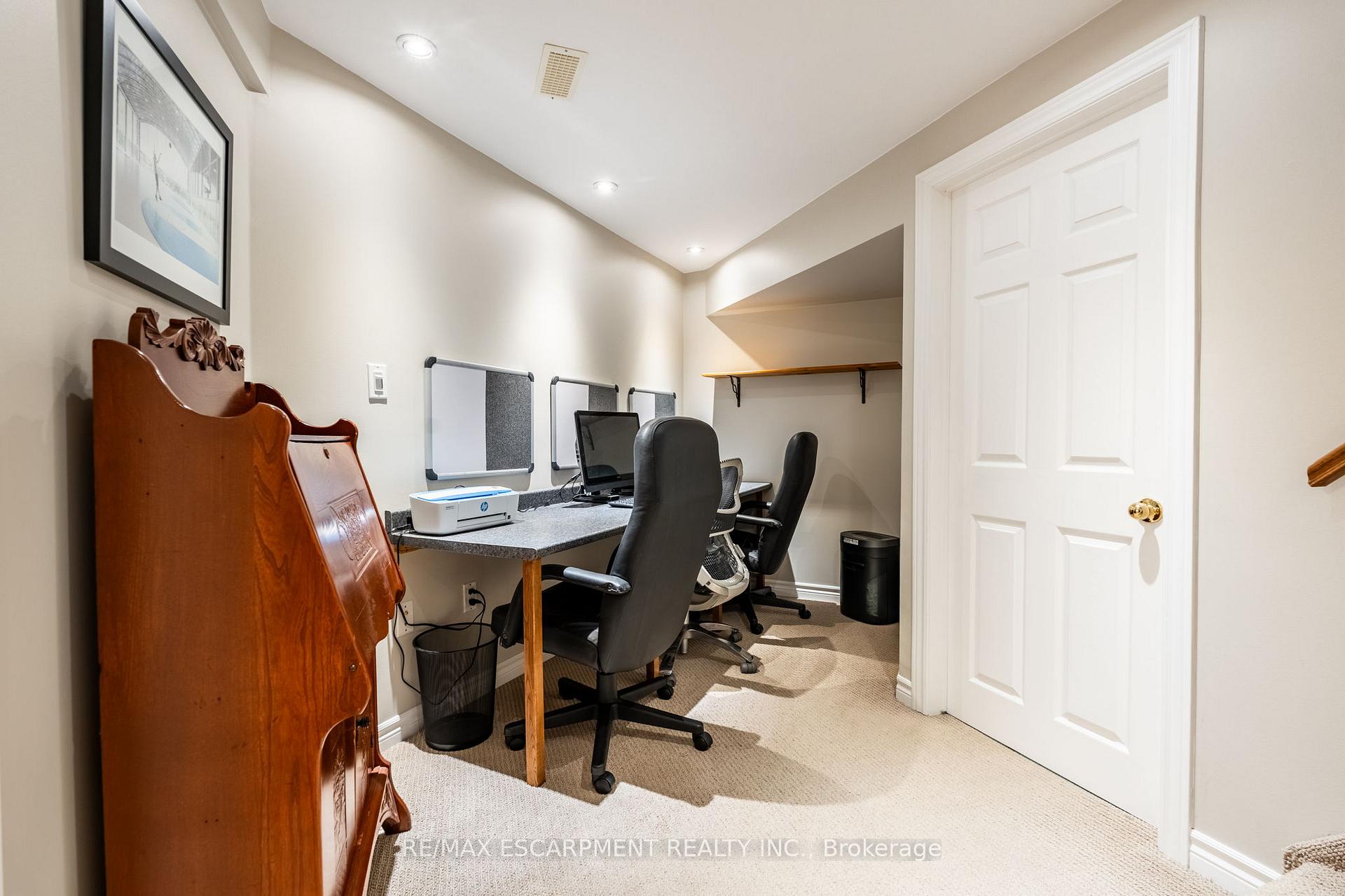 Photo 42 of 46 Ryans Way, Hamilton, Waterdown — HOMEH