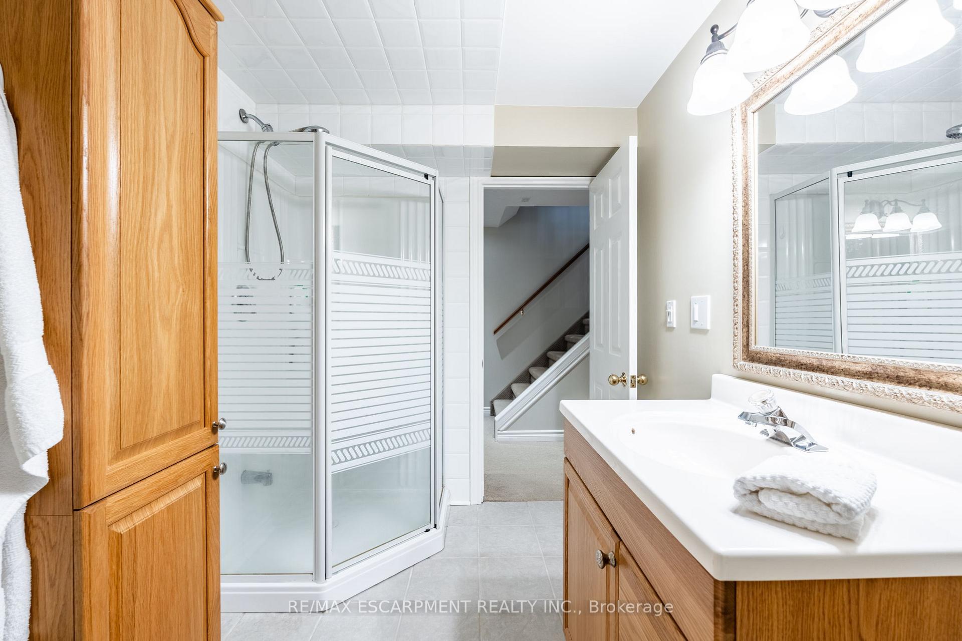 Photo 43 of 46 Ryans Way, Hamilton, Waterdown — HOMEH