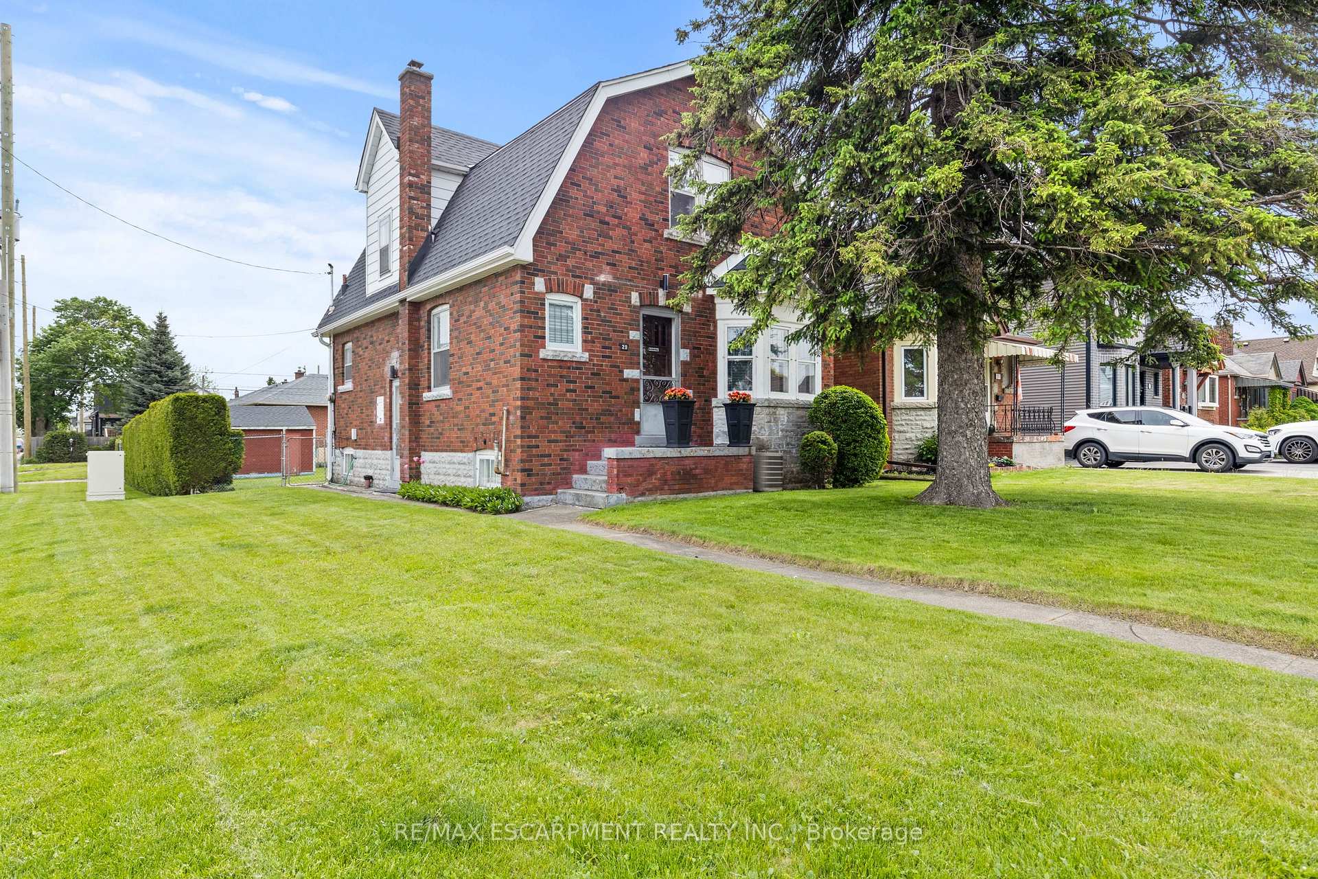 Photo 1 of 29 Barons Avenue S, Hamilton, Bartonville — HOMEH