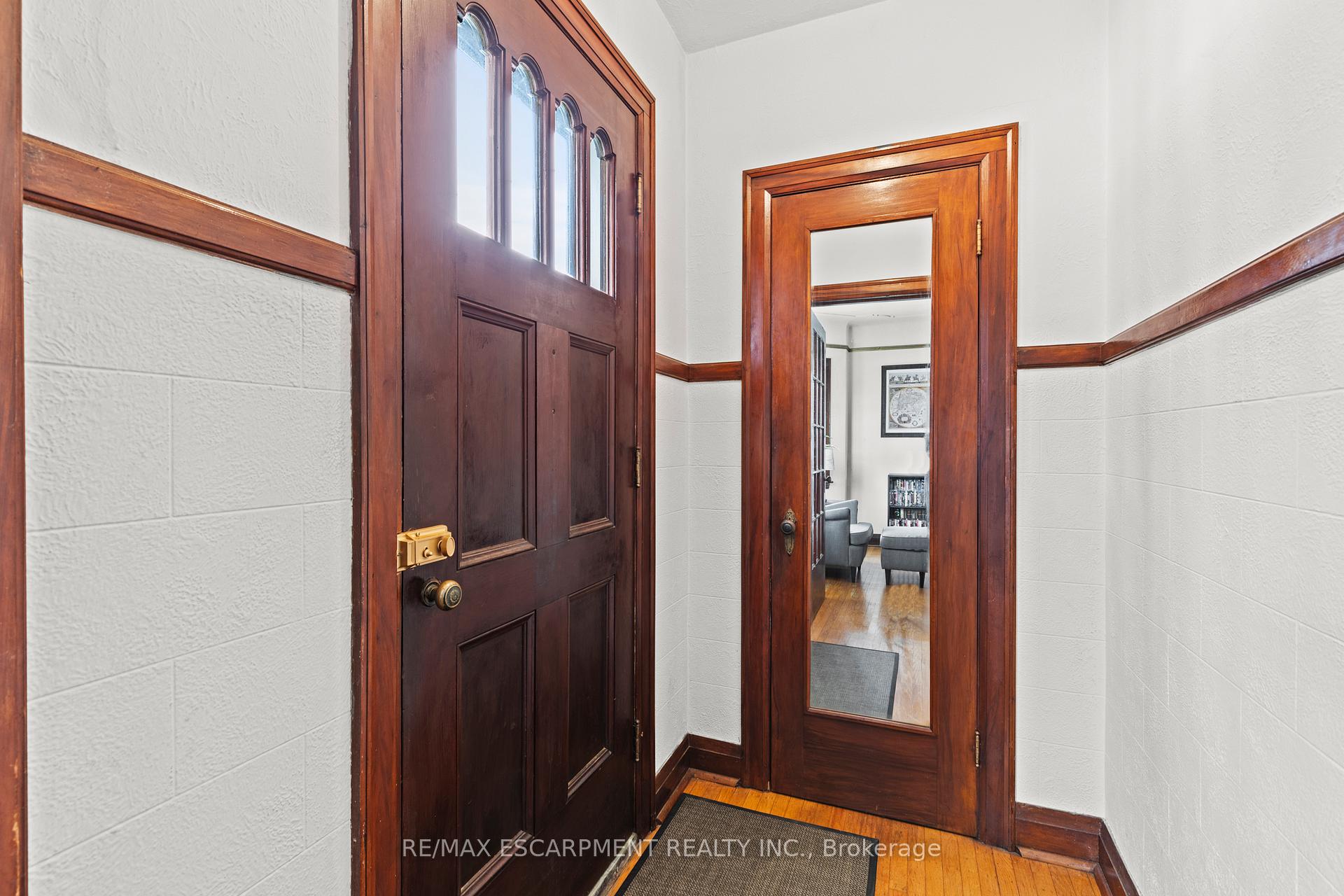 Photo 6 of 29 Barons Avenue S, Hamilton, Bartonville — HOMEH