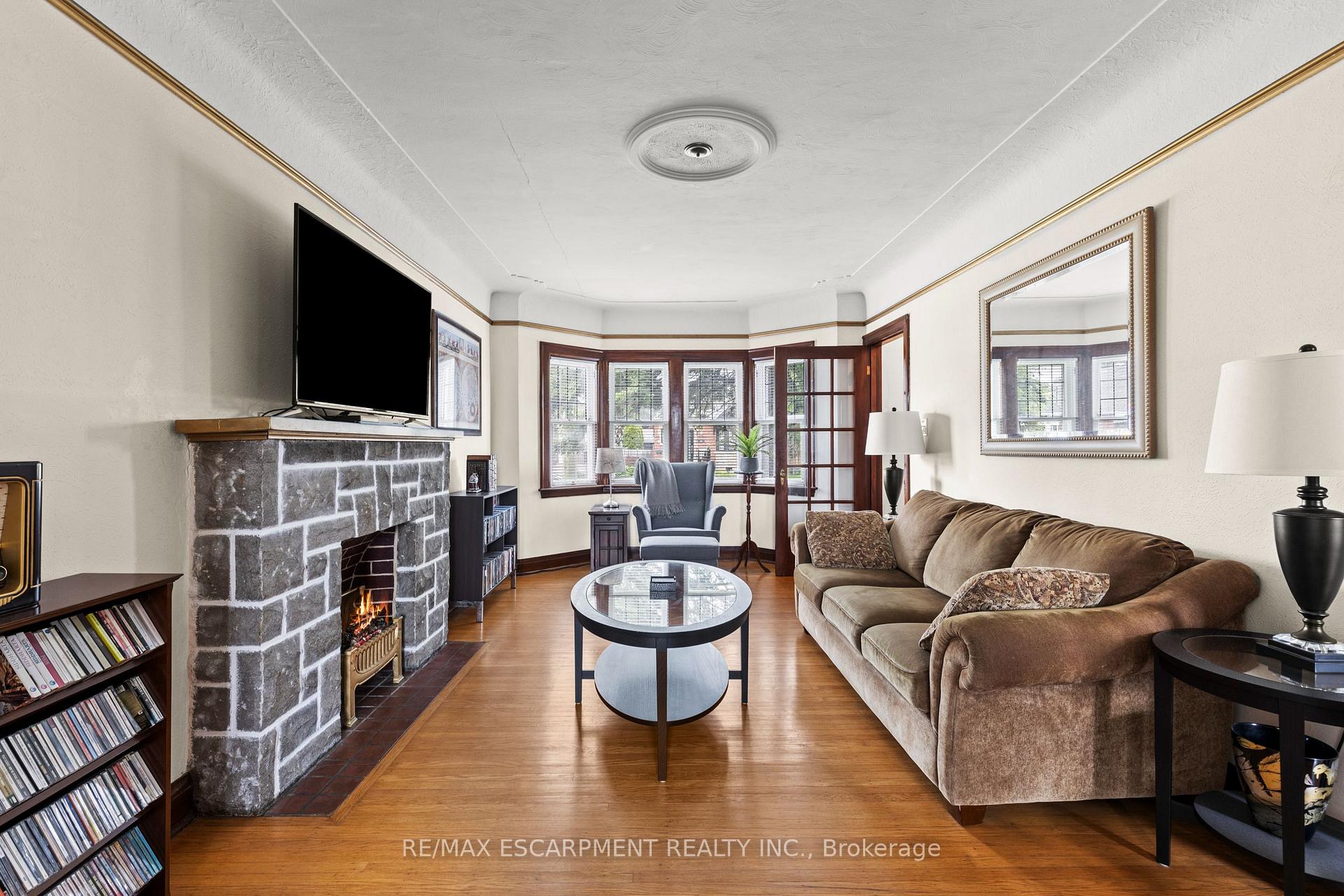 Photo 4 of 29 Barons Avenue S, Hamilton, Bartonville — HOMEH