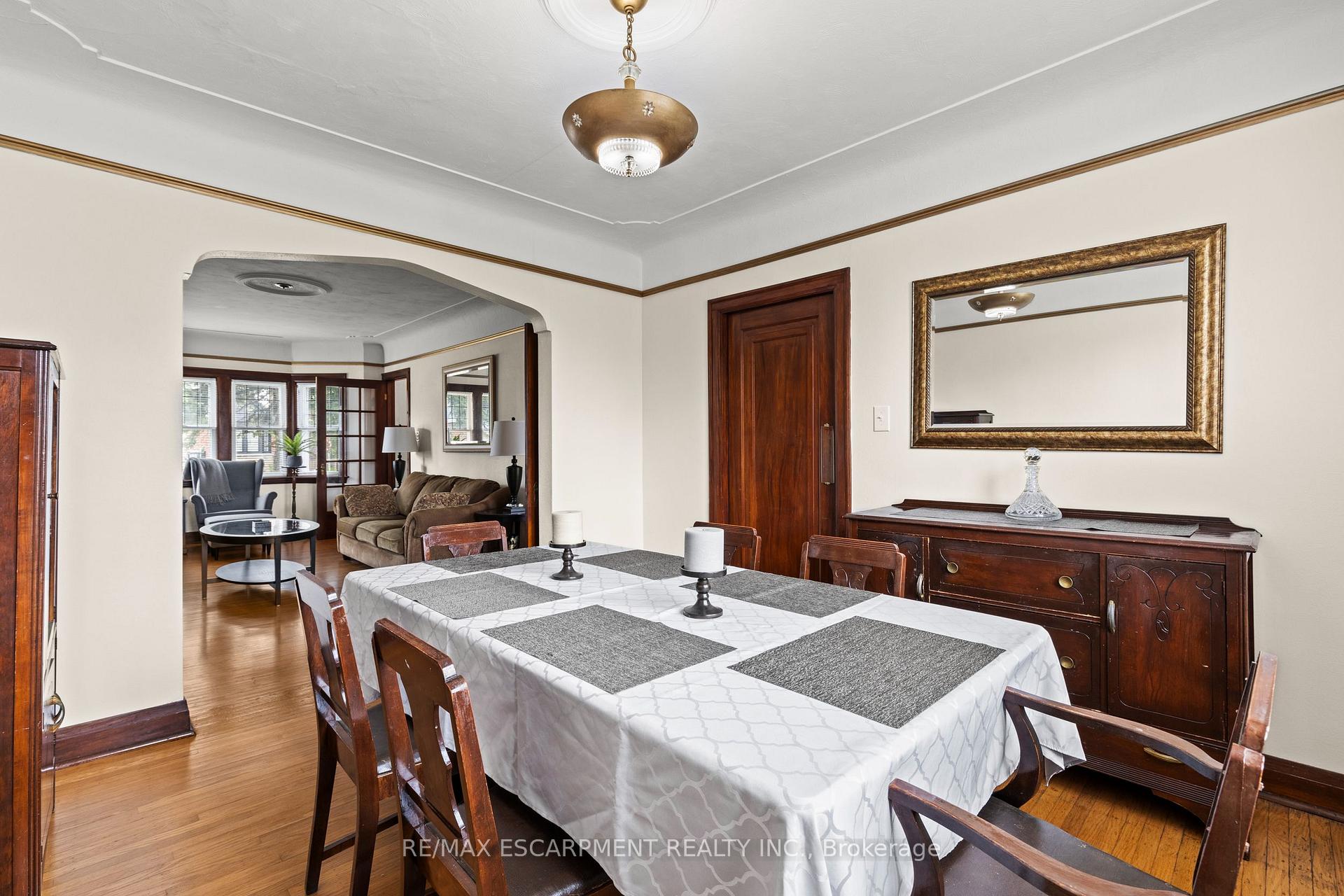 Photo 3 of 29 Barons Avenue S, Hamilton, Bartonville — HOMEH