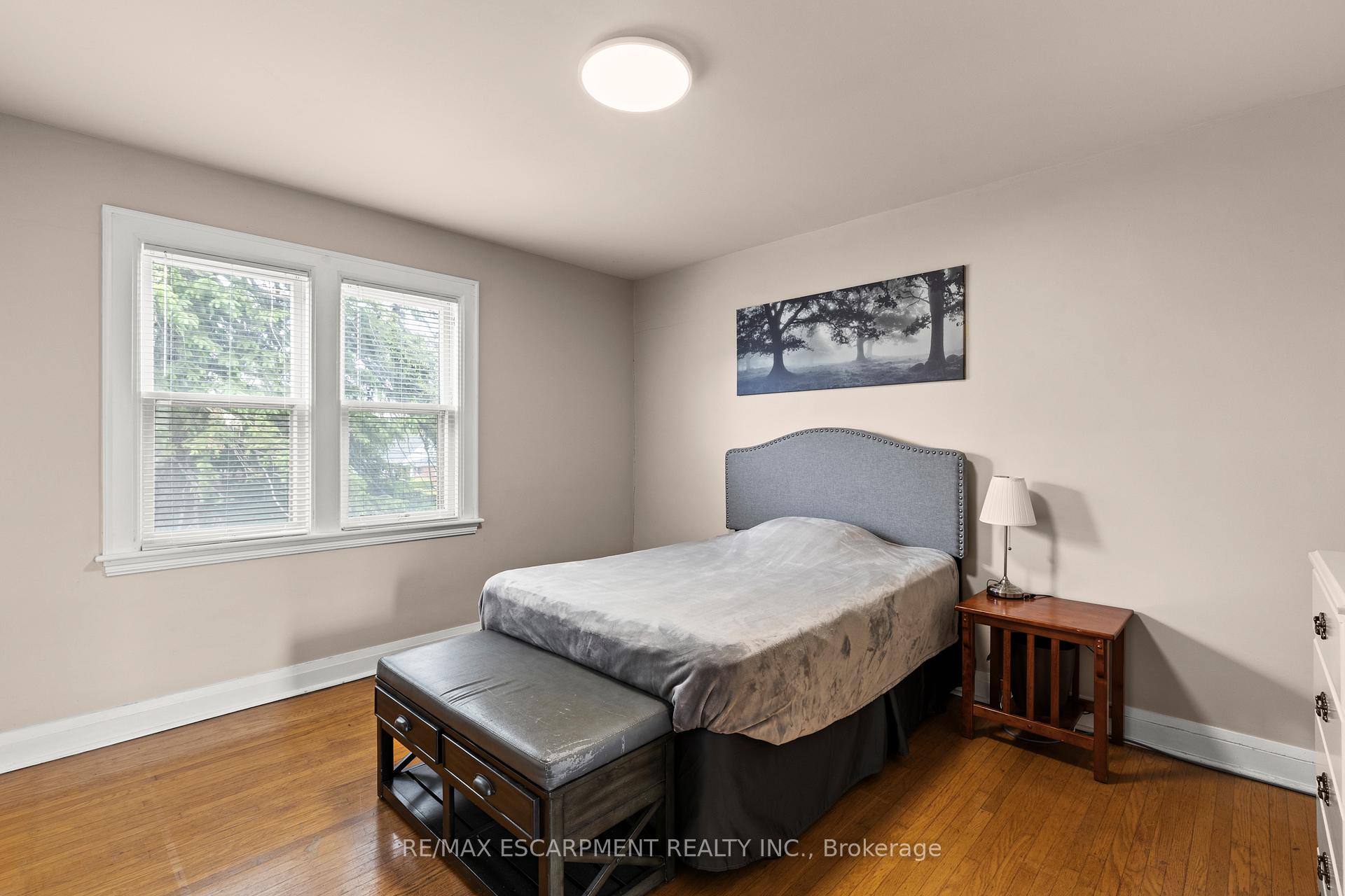 Photo 14 of 29 Barons Avenue S, Hamilton, Bartonville — HOMEH