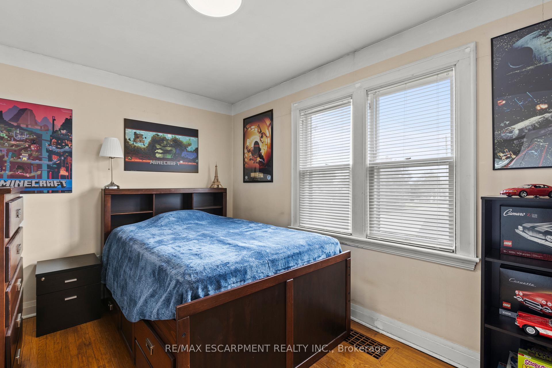 Photo 12 of 29 Barons Avenue S, Hamilton, Bartonville — HOMEH