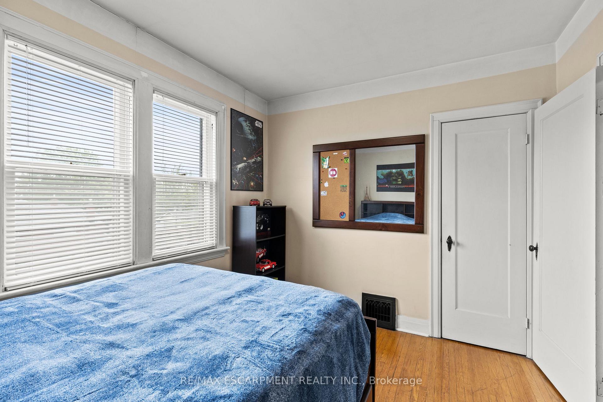 Photo 27 of 29 Barons Avenue S, Hamilton, Bartonville — HOMEH