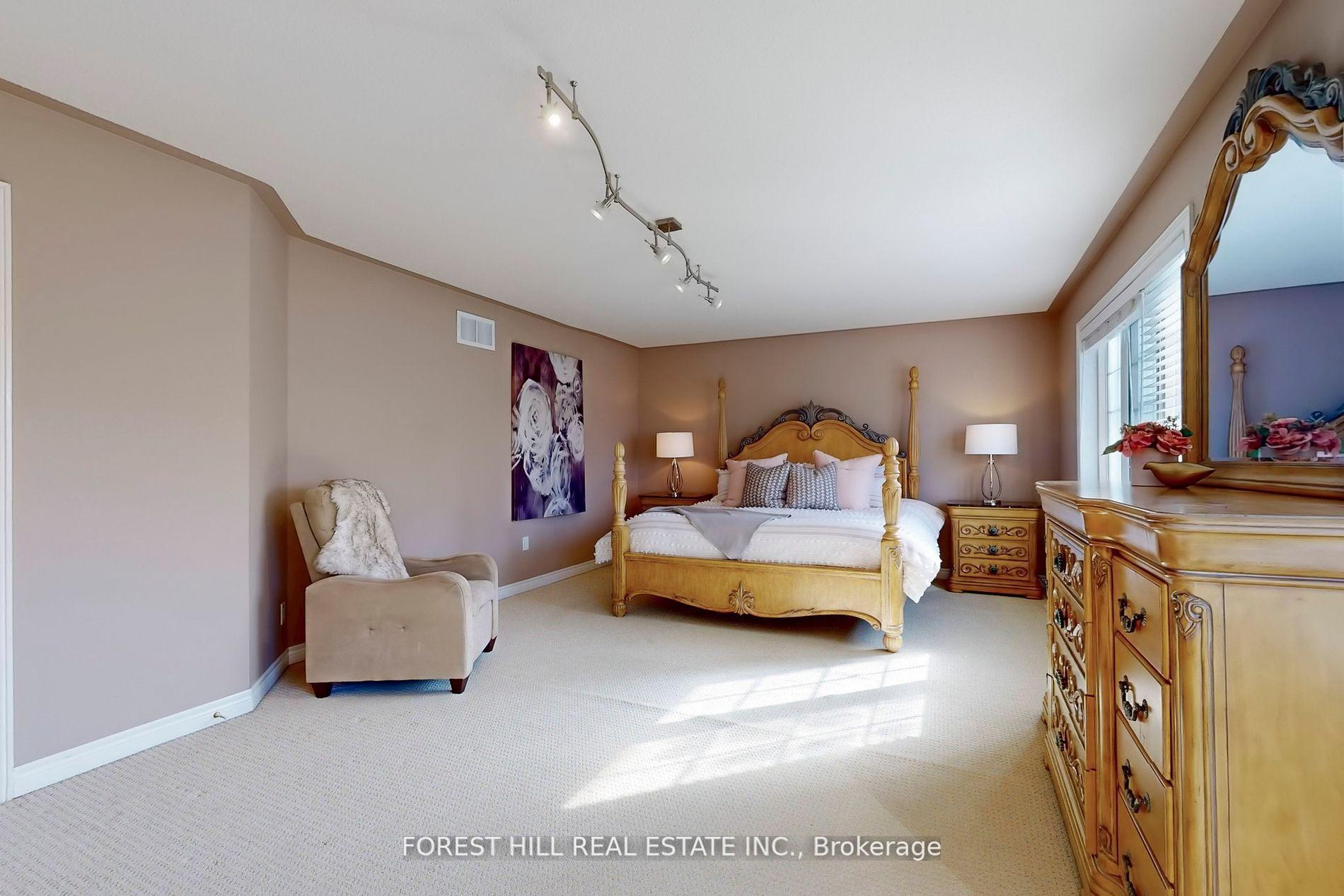 Photo 38 of 48 River Valley Crescent, Markham, Victoria Manor-Jennings Gate — HOMEH