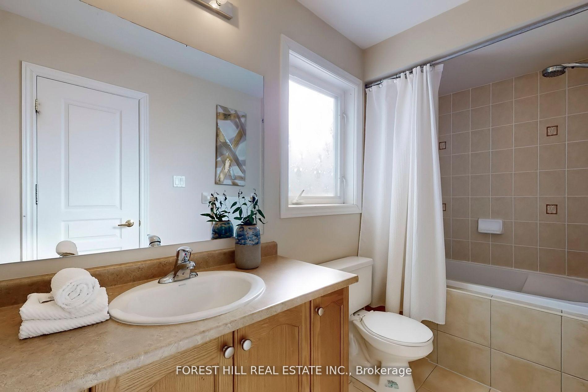 Photo 30 of 48 River Valley Crescent, Markham, Victoria Manor-Jennings Gate — HOMEH