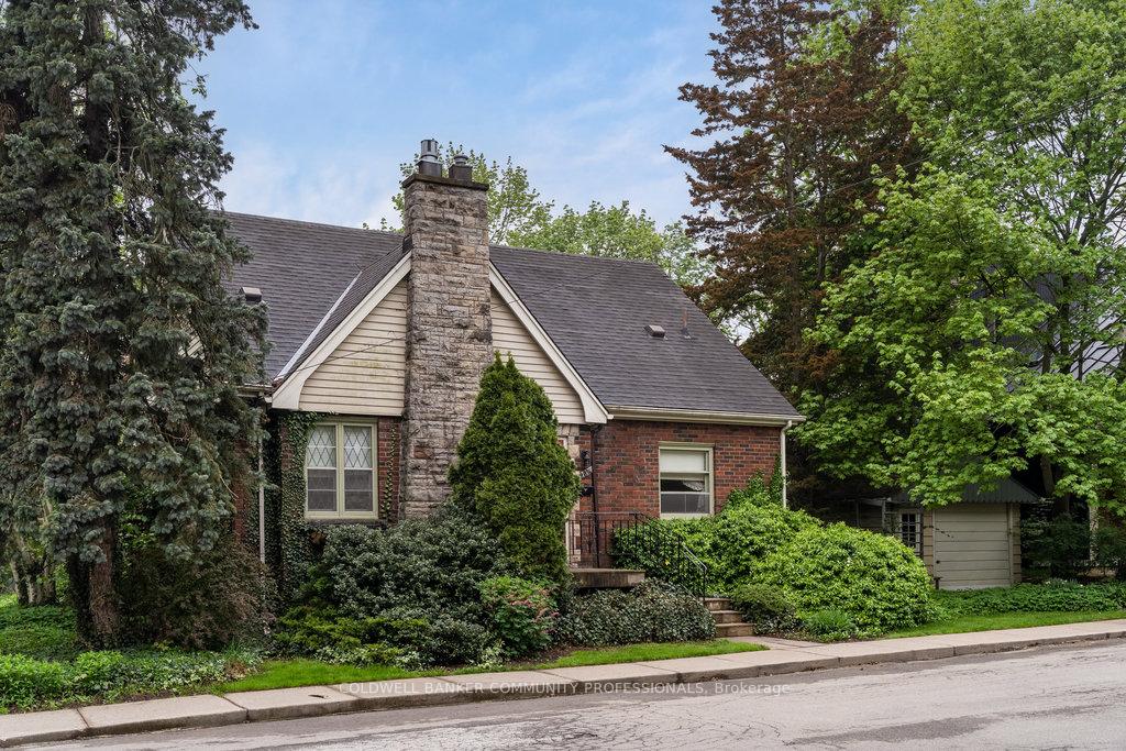 Photo 5 of 204 Melville Street, Hamilton, Dundas — HOMEH