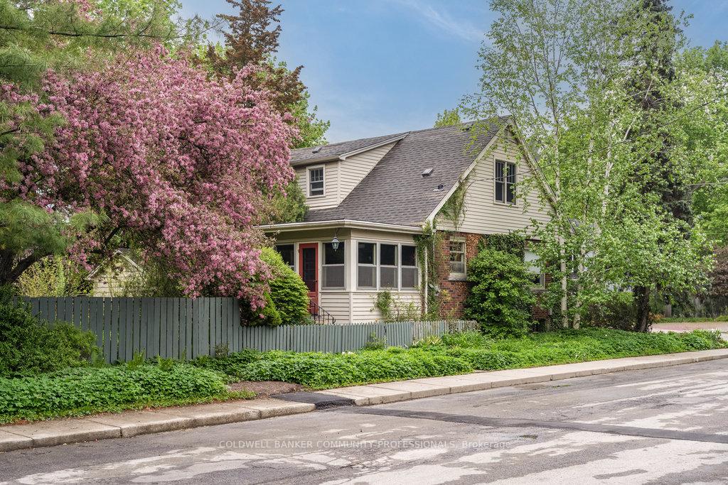 Photo 8 of 204 Melville Street, Hamilton, Dundas — HOMEH