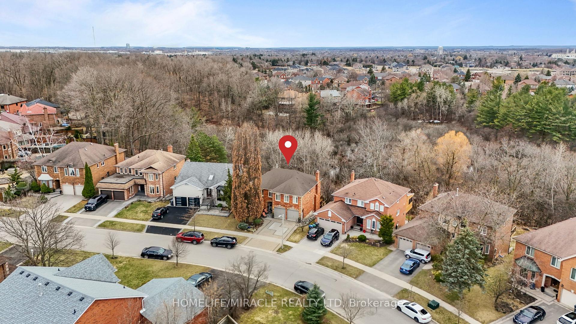 Photo 3 of 17 Burtree Drive, Brampton, Snelgrove — HOMEH