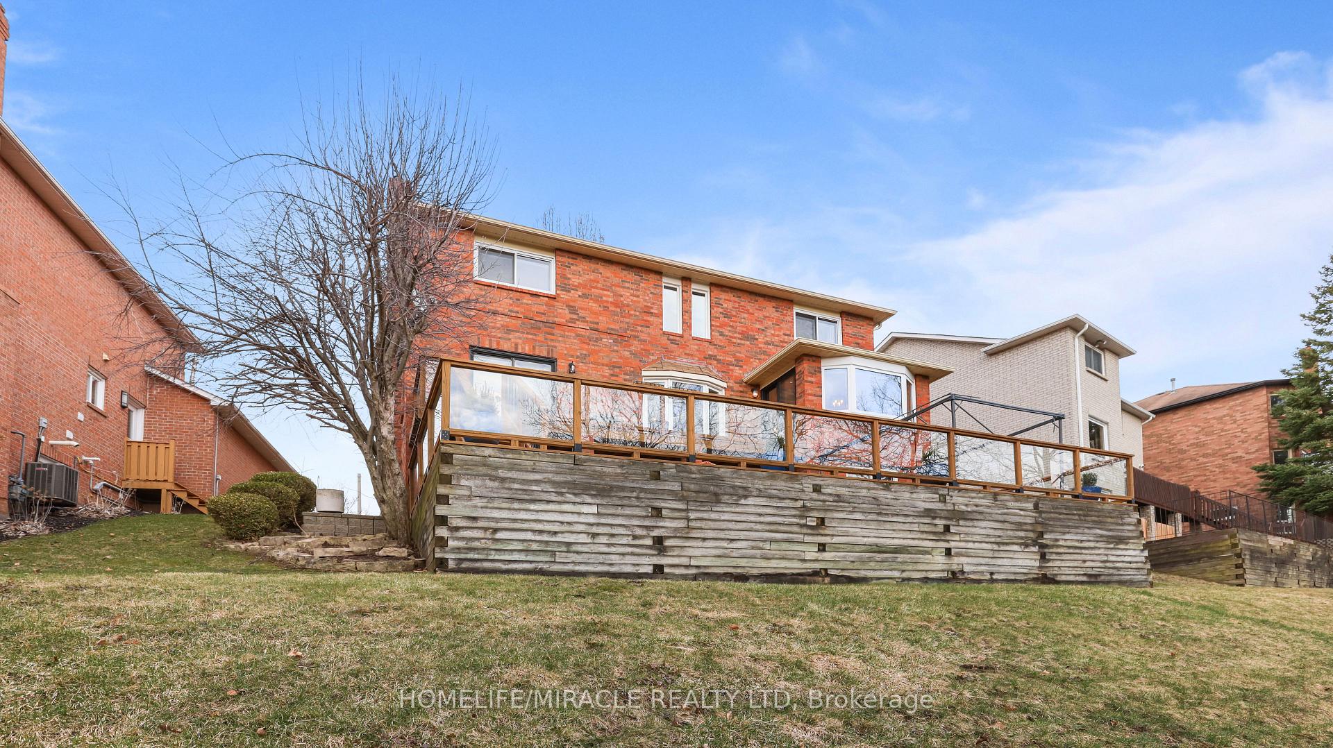 Photo 33 of 17 Burtree Drive, Brampton, Snelgrove — HOMEH
