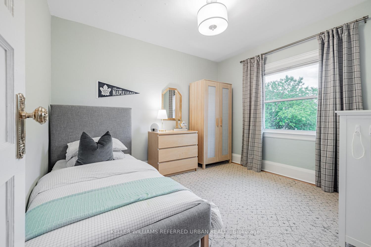 Photo 2 of 43 Woburn Avenue, Toronto, Lawrence Park North — HOMEH