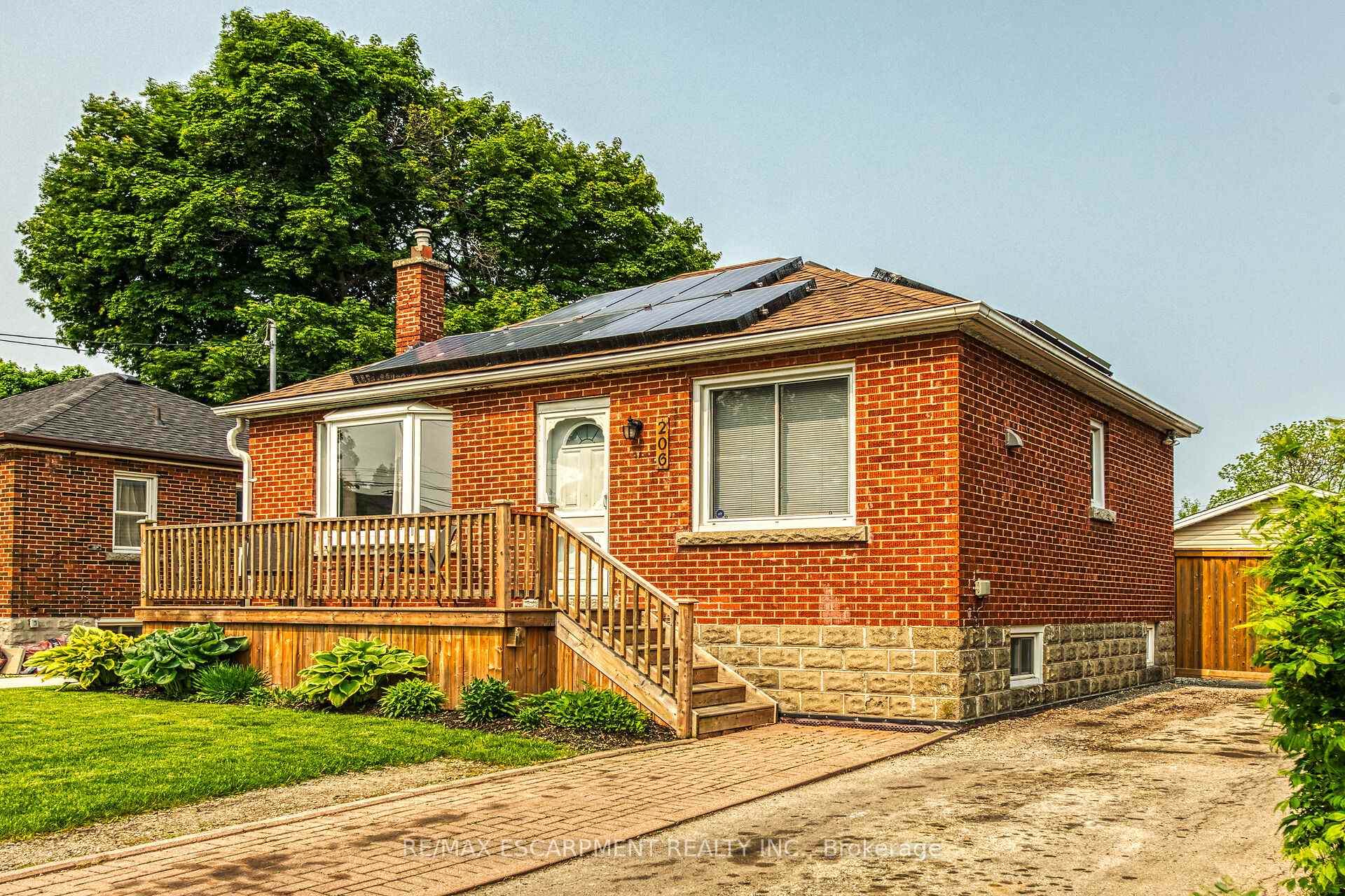 Photo 2 of 206 East 15th Street, Hamilton, Inch Park — HOMEH