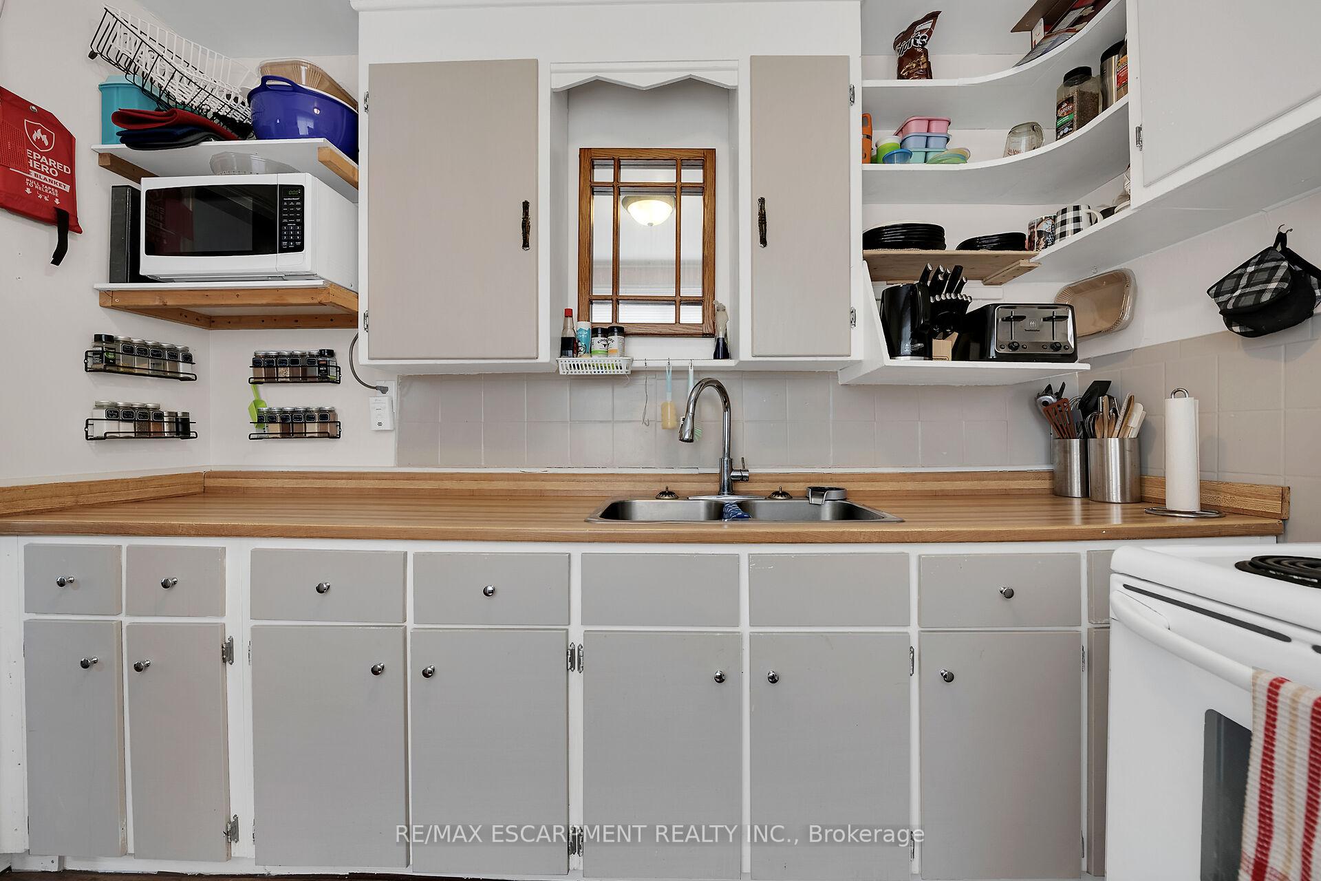 Photo 8 of 206 East 15th Street, Hamilton, Inch Park — HOMEH