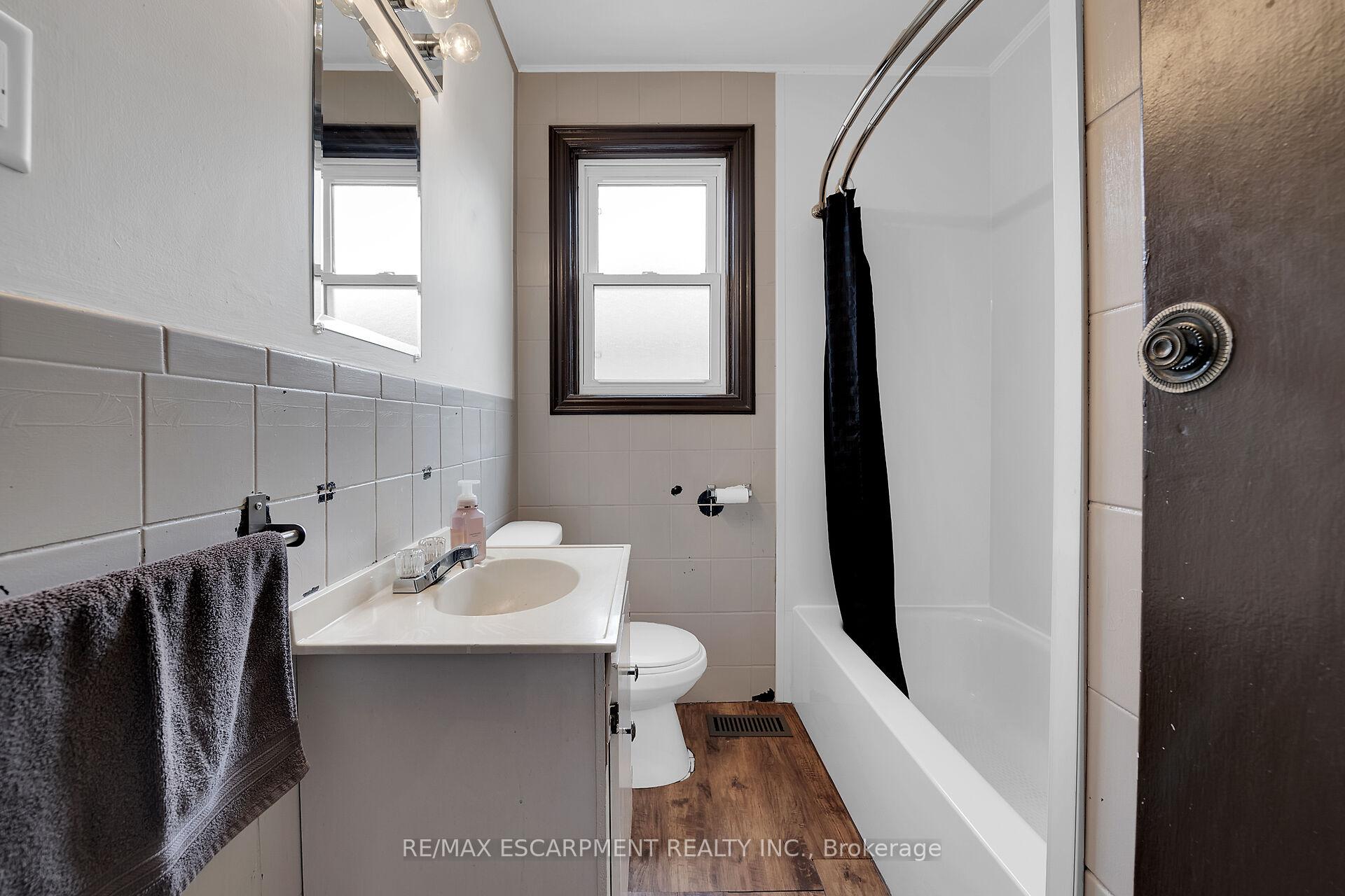 Photo 17 of 206 East 15th Street, Hamilton, Inch Park — HOMEH