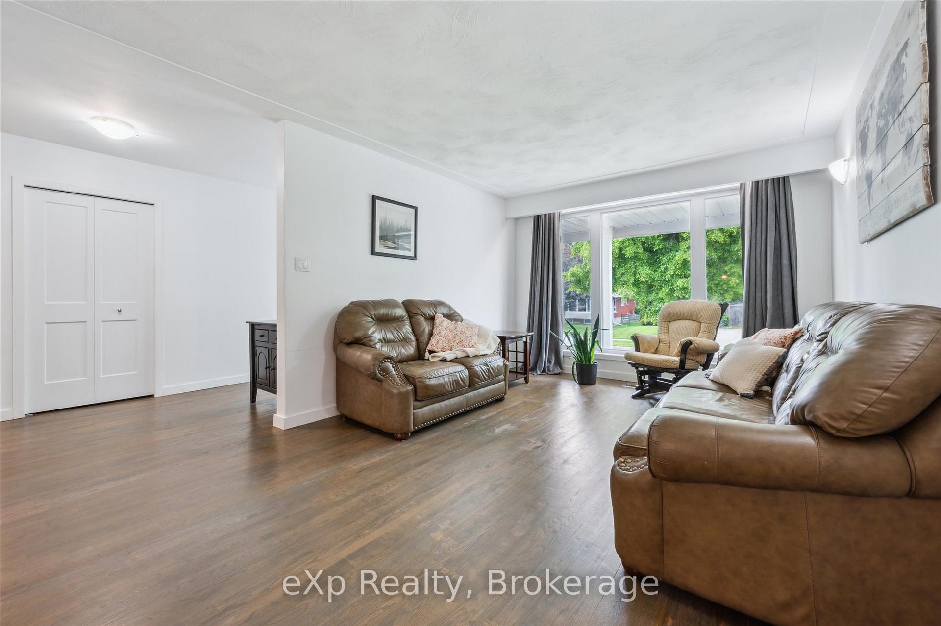 Photo 3 of 119 Gibson Drive, Kitchener — HOMEH