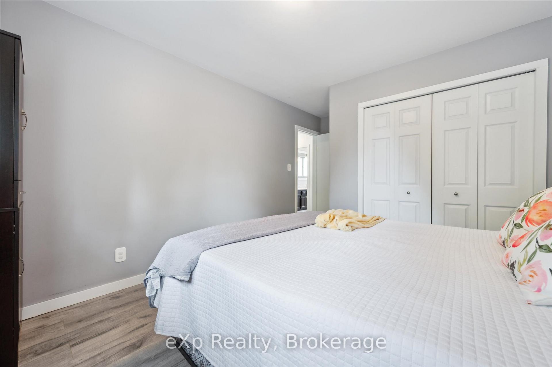 Photo 5 of 119 Gibson Drive, Kitchener — HOMEH