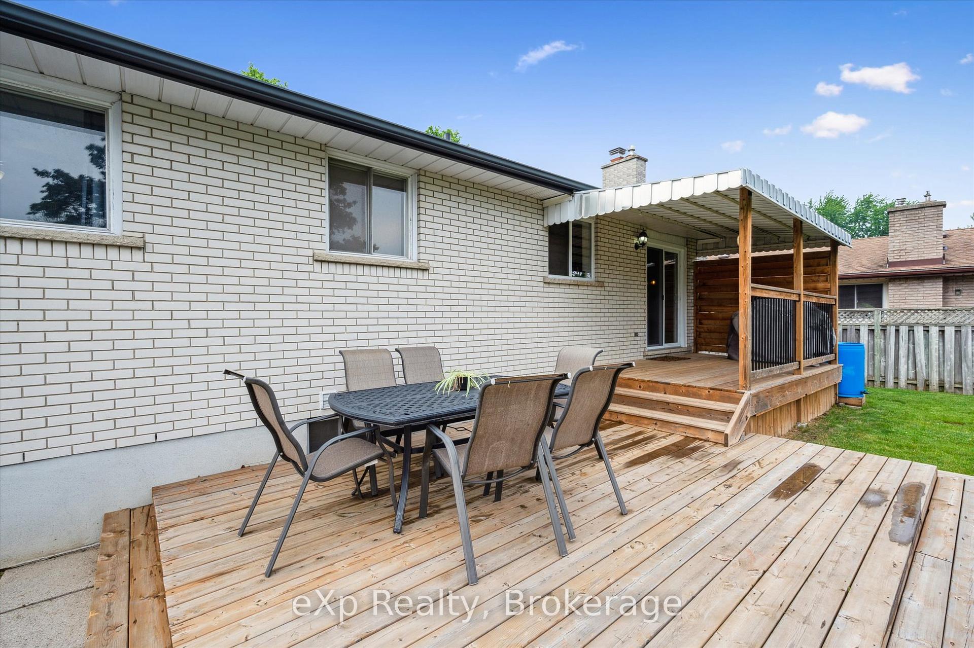 Photo 19 of 119 Gibson Drive, Kitchener — HOMEH