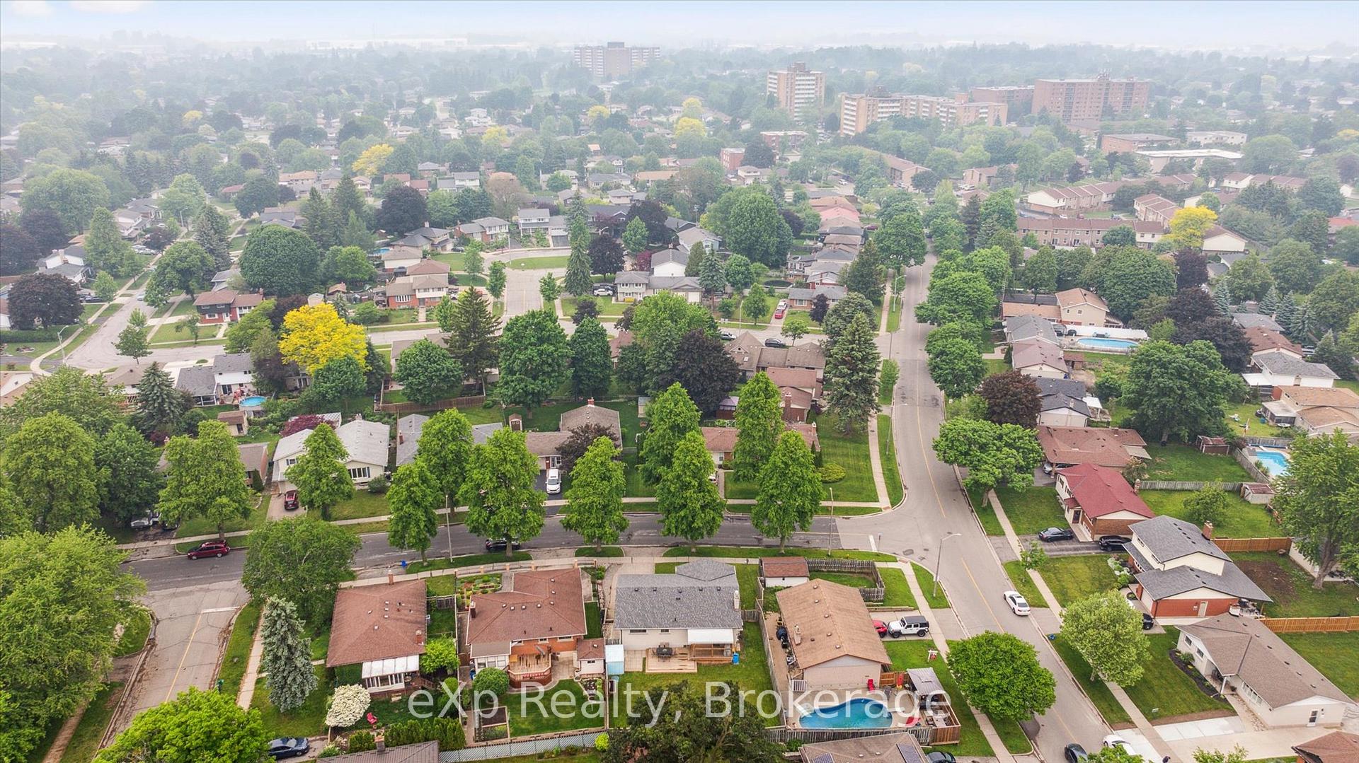 Photo 26 of 119 Gibson Drive, Kitchener — HOMEH