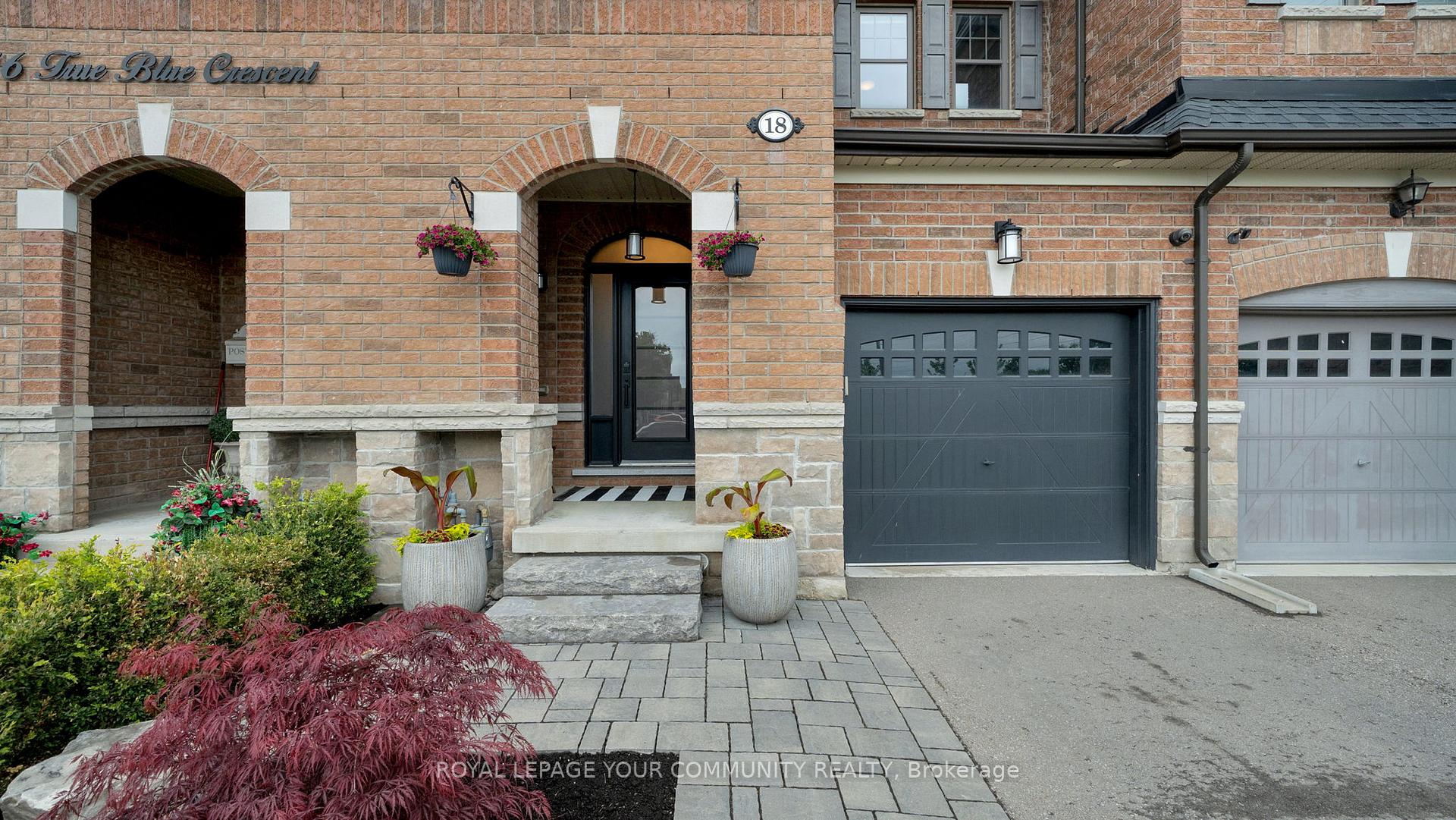 Photo 3 of 18 True Blue Crescent, Caledon, Bolton East — HOMEH