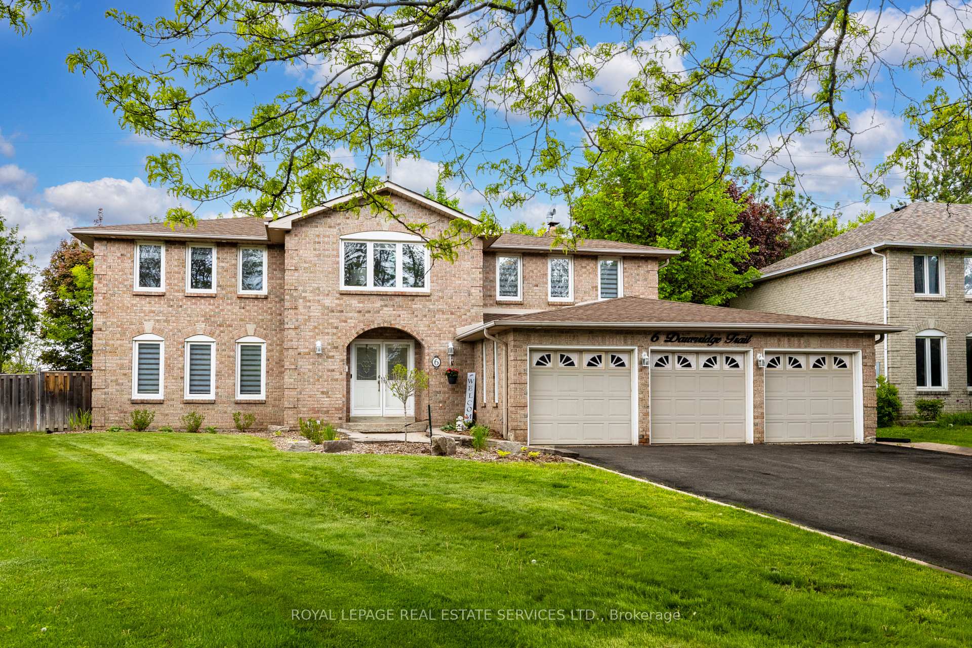 Photo 1 of 6 Dawnridge Trail, Brampton, Heart Lake West — HOMEH