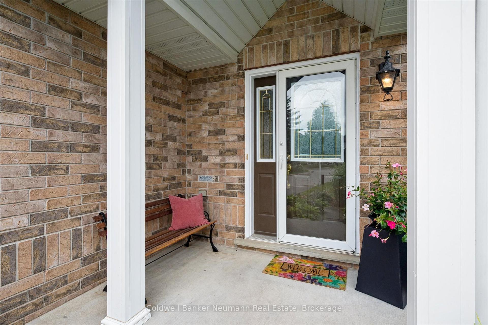 Photo 4 of 25 Burke Court, Guelph, Pineridge/Westminster Woods — HOMEH