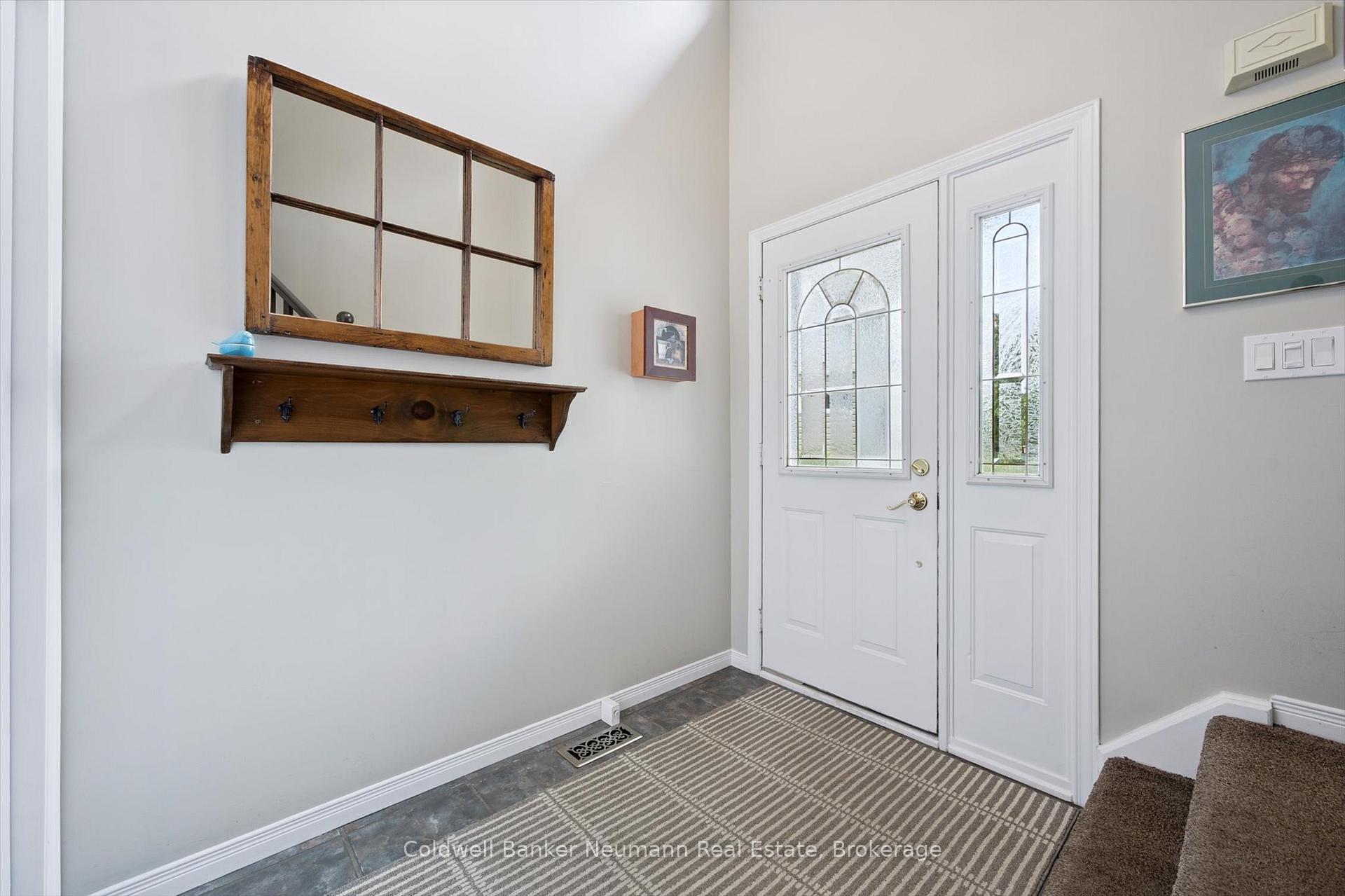 Photo 5 of 25 Burke Court, Guelph, Pineridge/Westminster Woods — HOMEH
