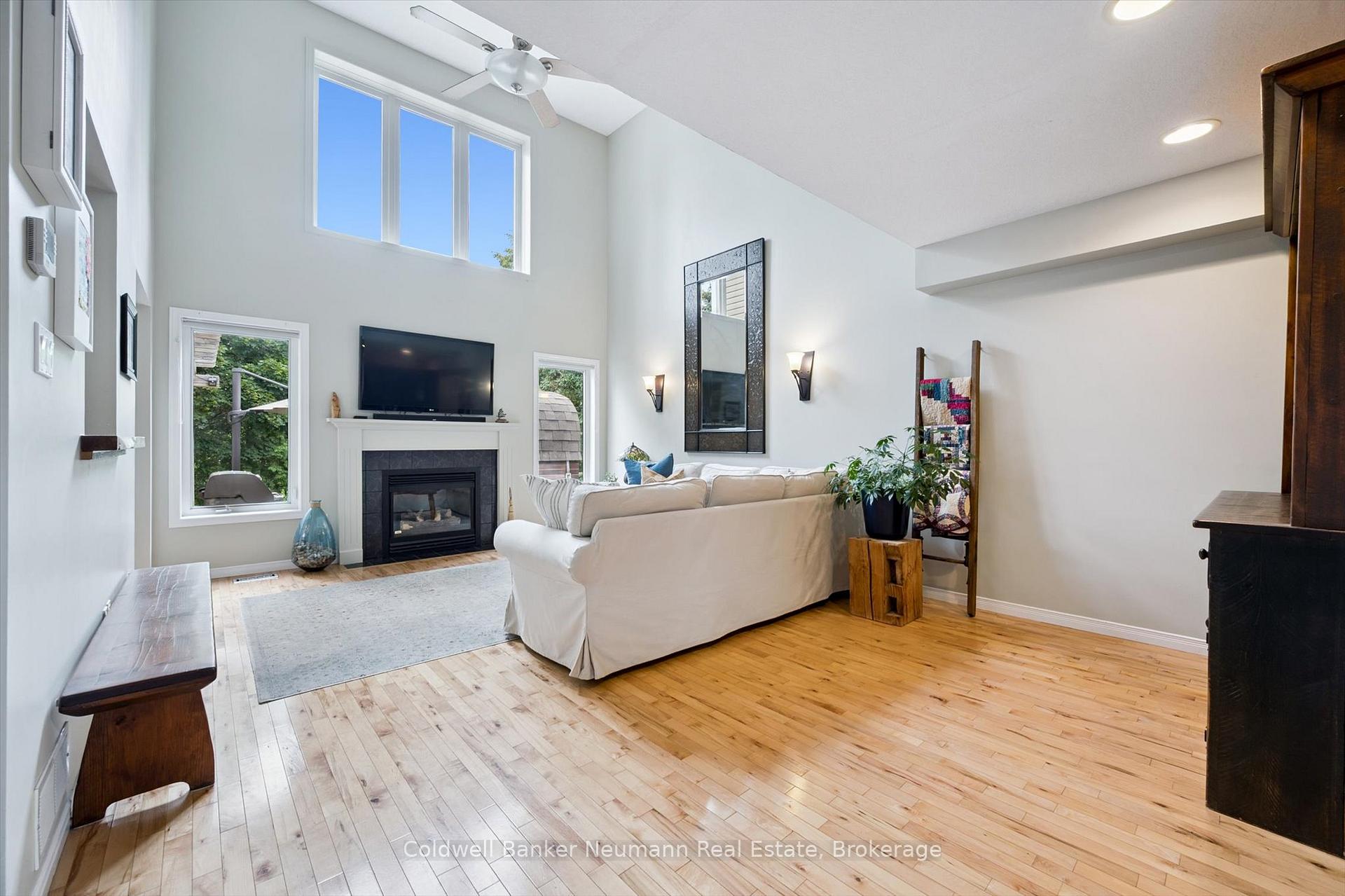 Photo 6 of 25 Burke Court, Guelph, Pineridge/Westminster Woods — HOMEH