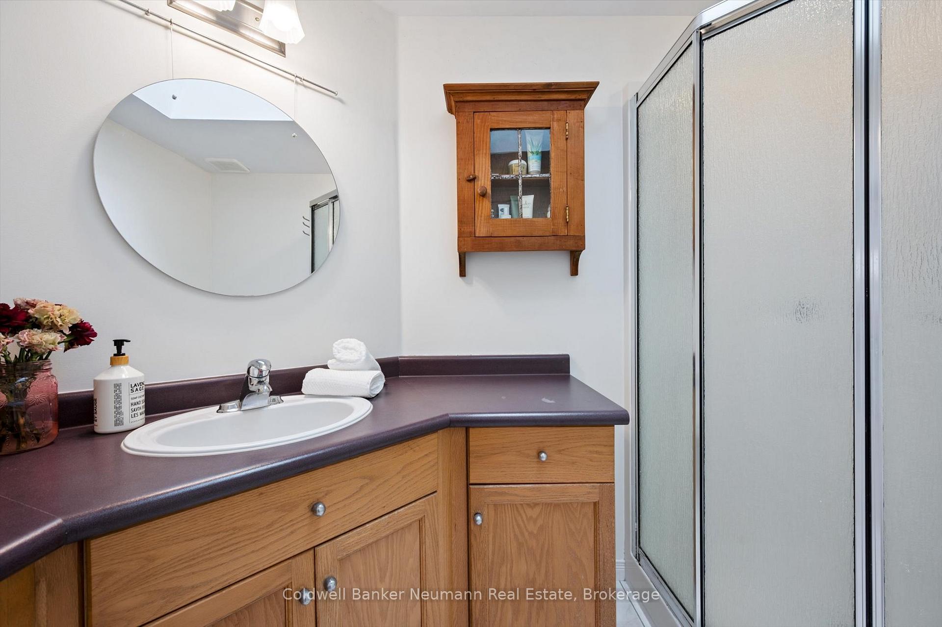 Photo 19 of 25 Burke Court, Guelph, Pineridge/Westminster Woods — HOMEH