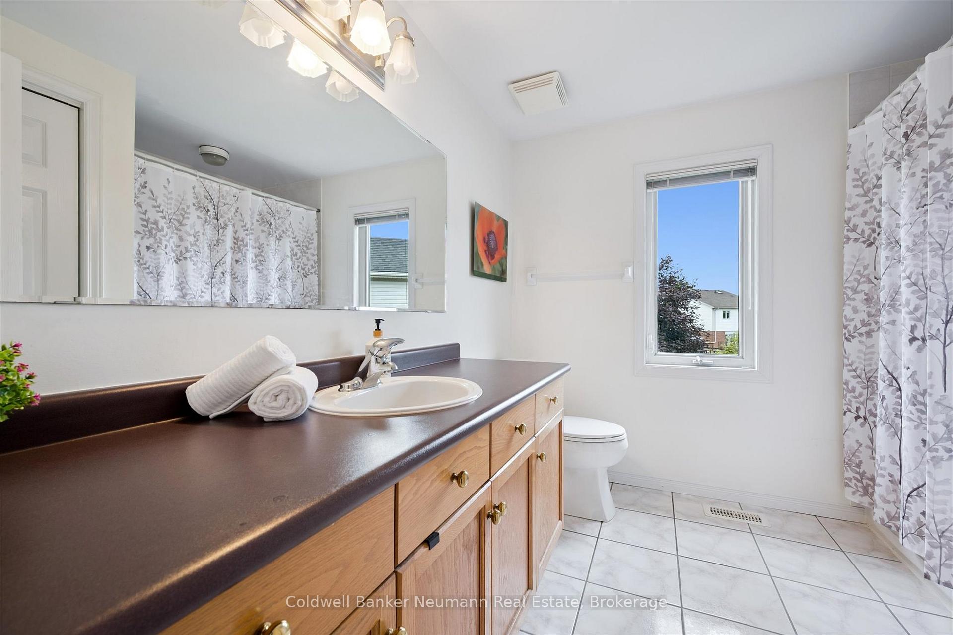 Photo 22 of 25 Burke Court, Guelph, Pineridge/Westminster Woods — HOMEH