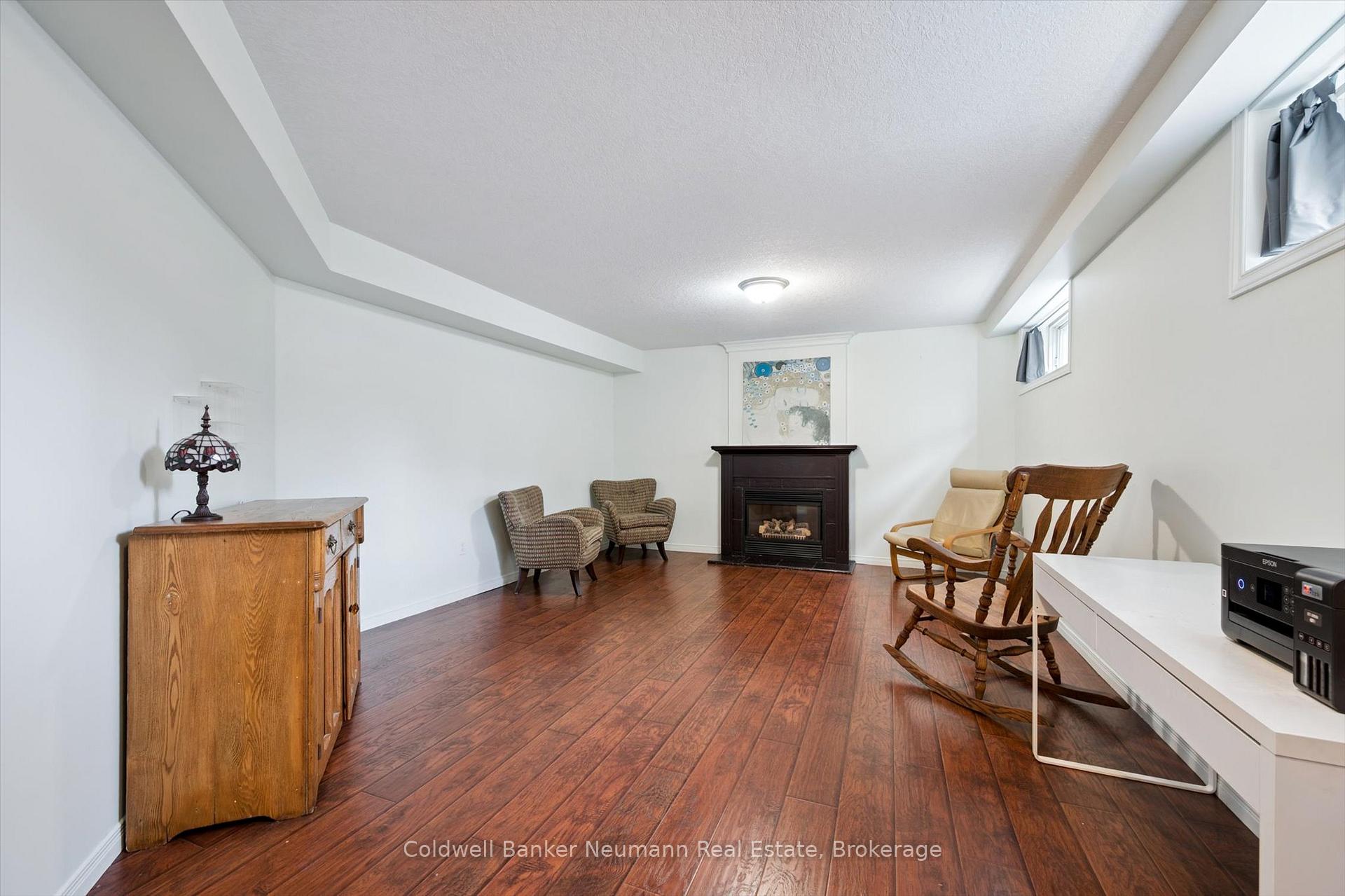 Photo 23 of 25 Burke Court, Guelph, Pineridge/Westminster Woods — HOMEH