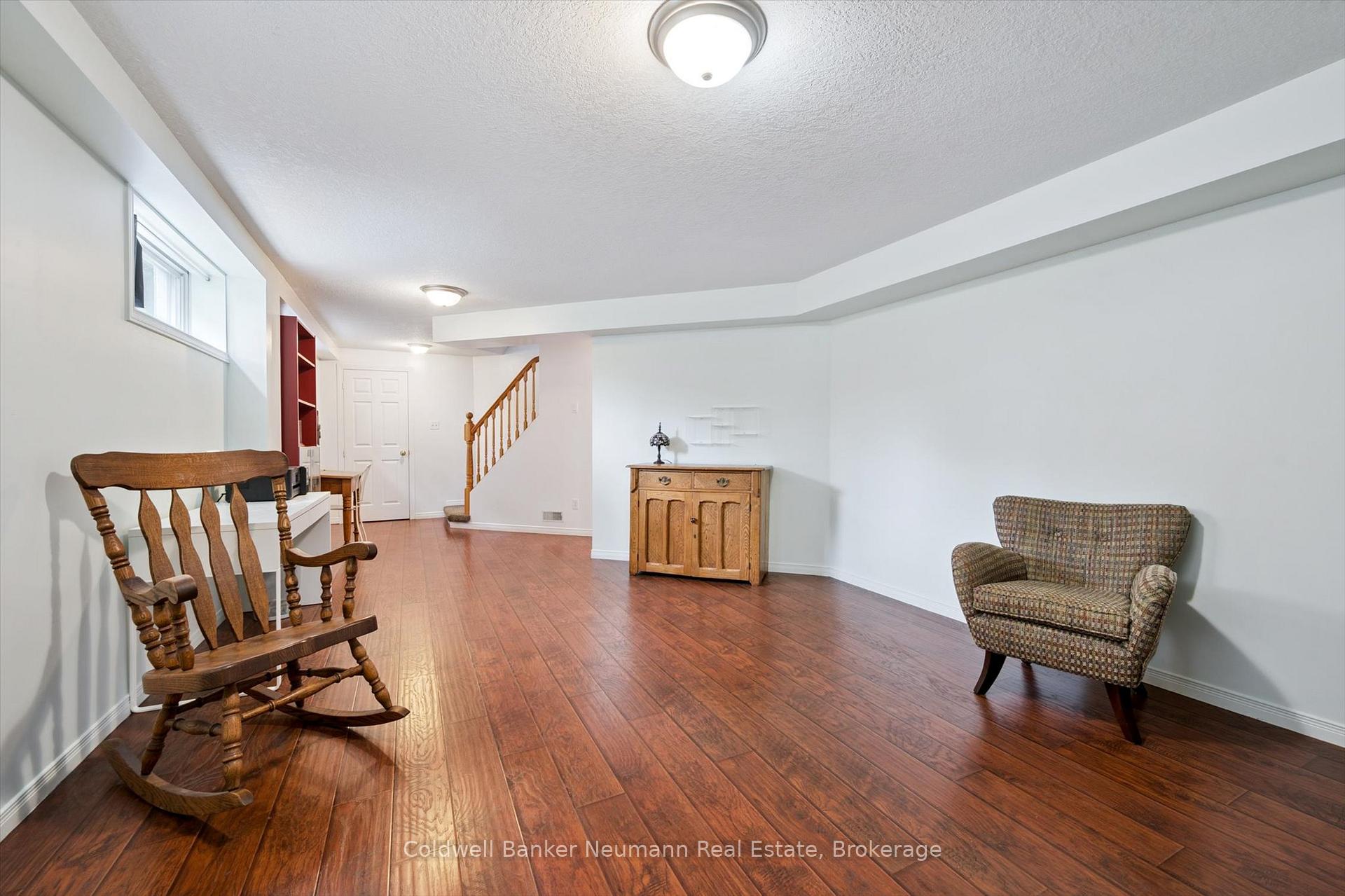 Photo 24 of 25 Burke Court, Guelph, Pineridge/Westminster Woods — HOMEH