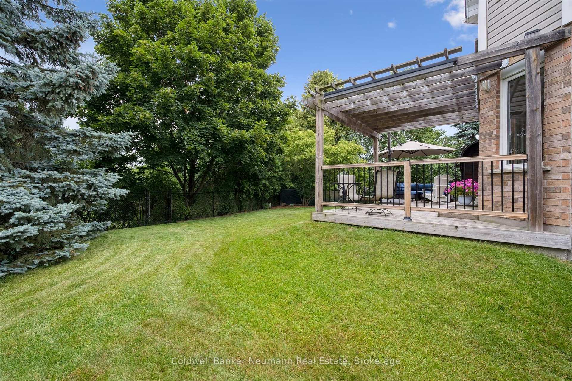 Photo 33 of 25 Burke Court, Guelph, Pineridge/Westminster Woods — HOMEH