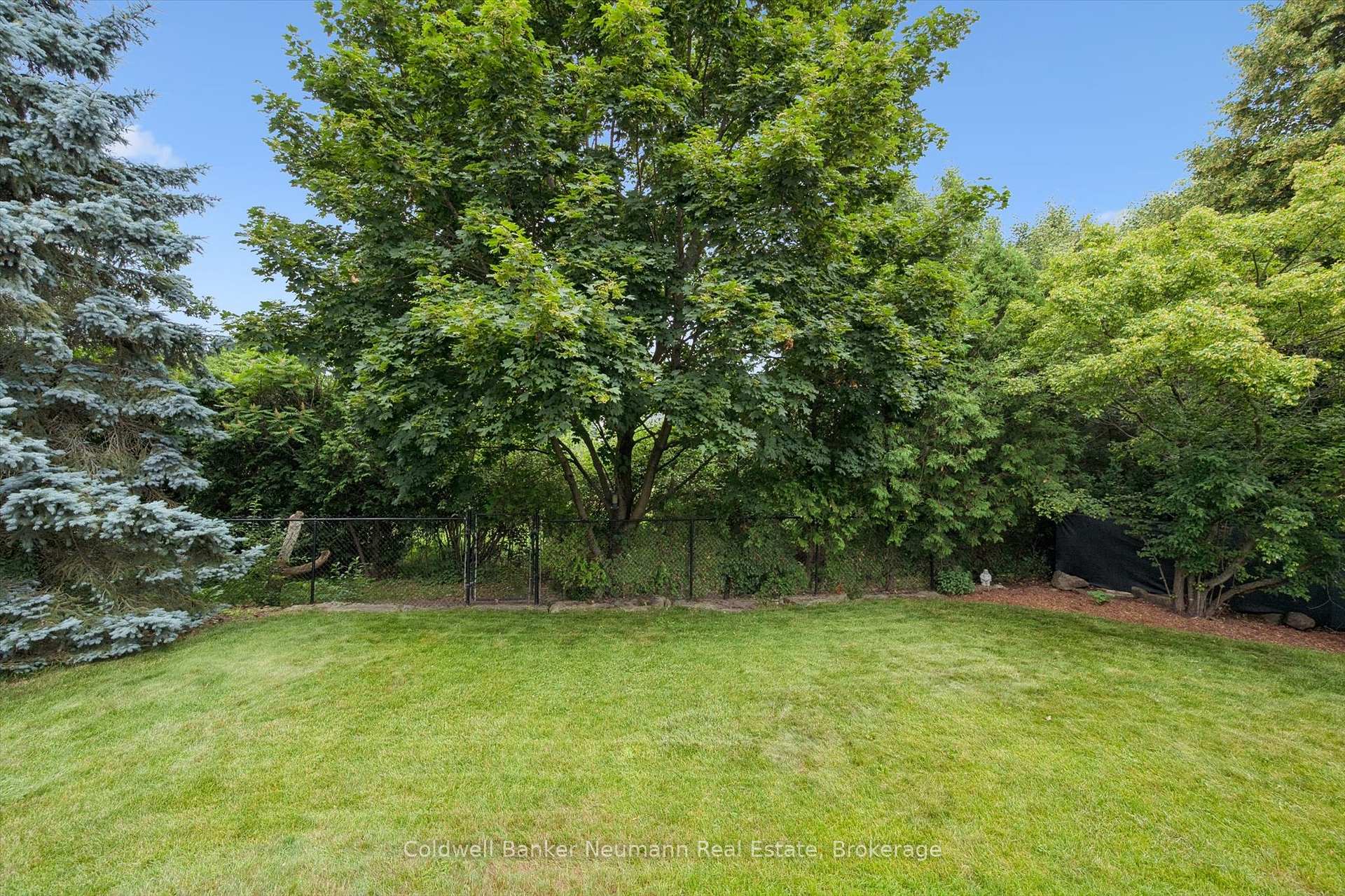 Photo 37 of 25 Burke Court, Guelph, Pineridge/Westminster Woods — HOMEH