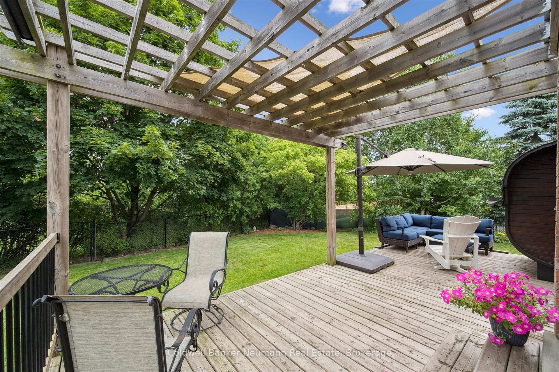 Photo 38 of 25 Burke Court, Guelph, Pineridge/Westminster Woods — HOMEH