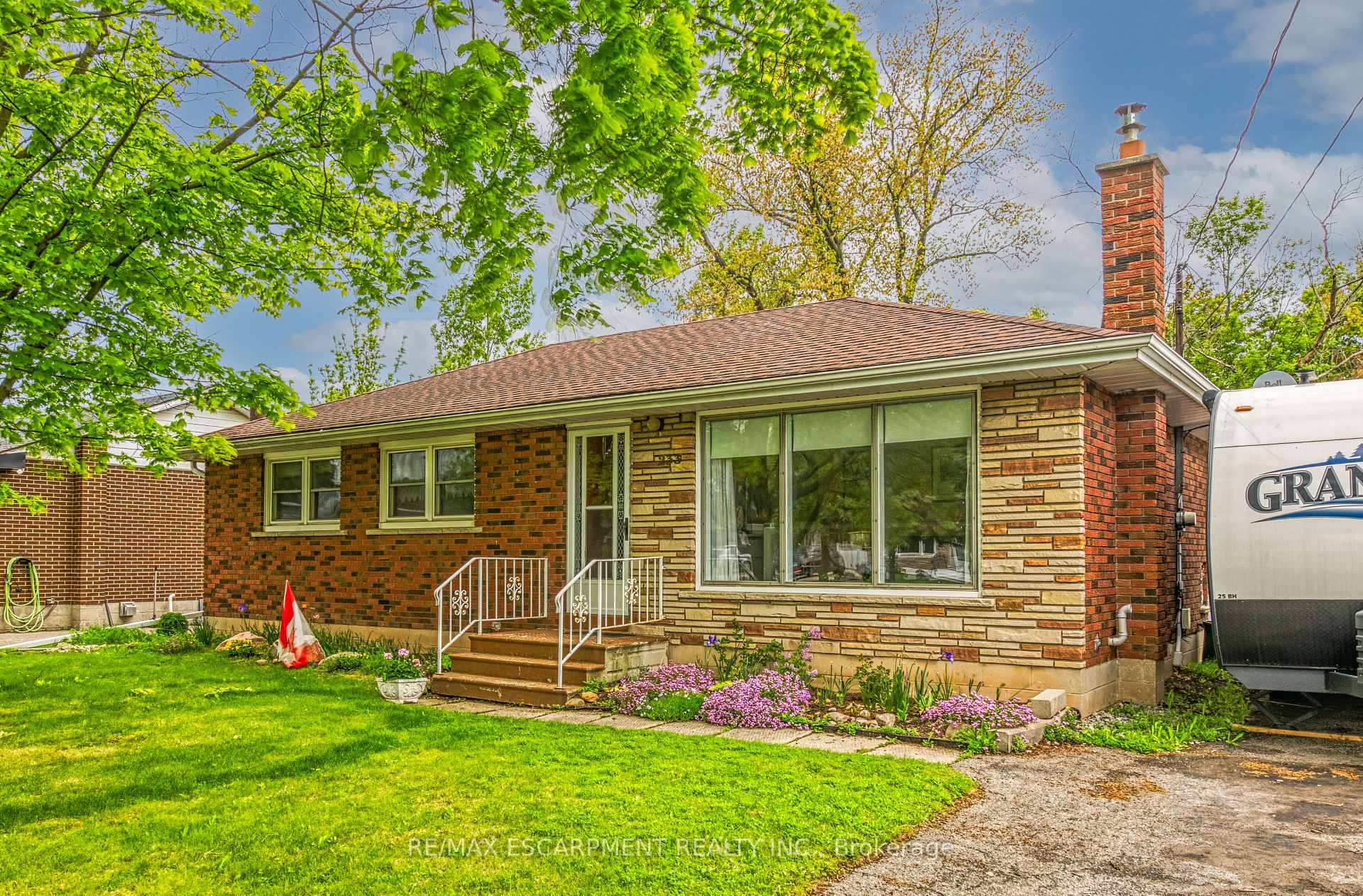 Photo 22 of 233 Helena Avenue, Hamilton, Winona — HOMEH