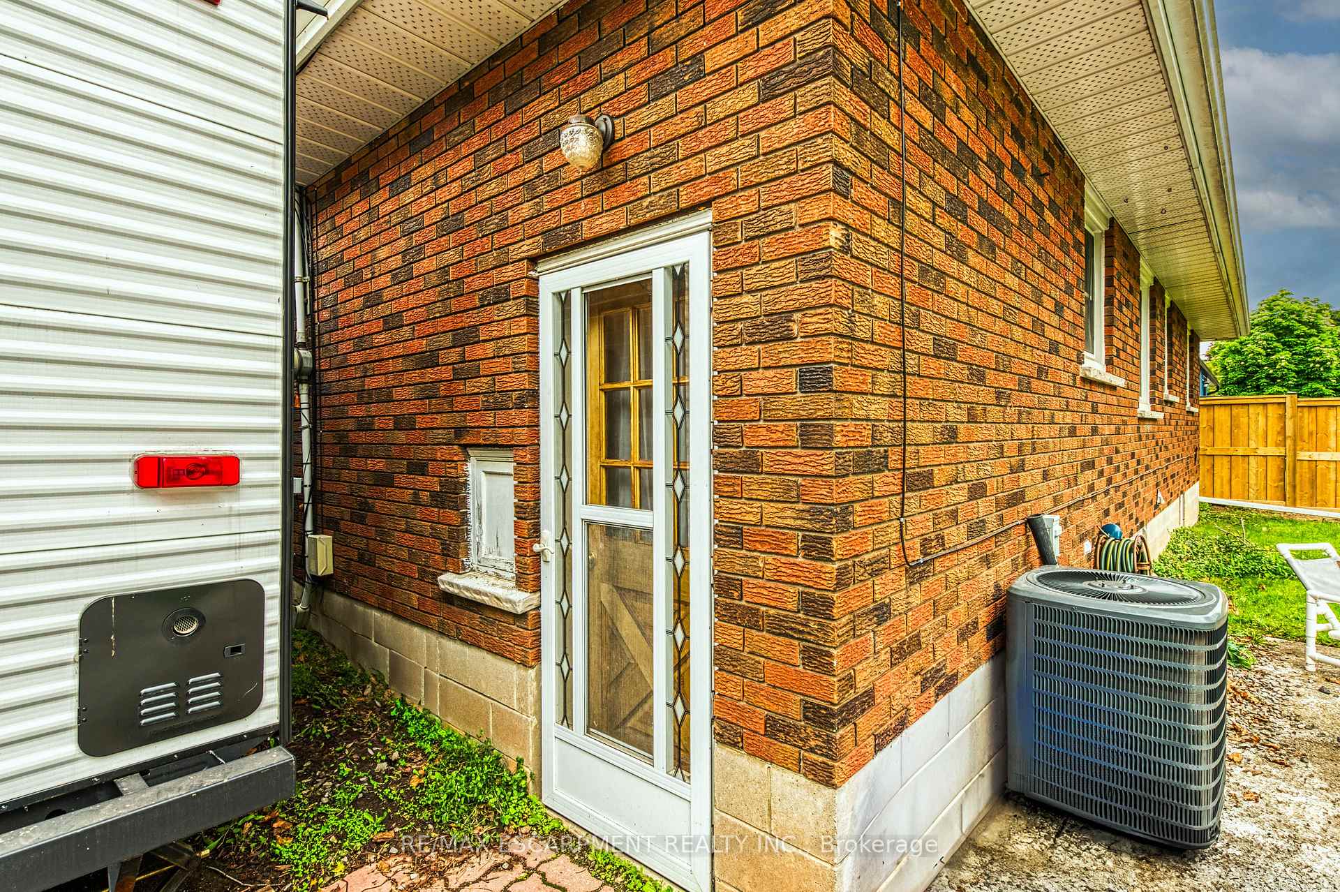 Photo 27 of 233 Helena Avenue, Hamilton, Winona — HOMEH