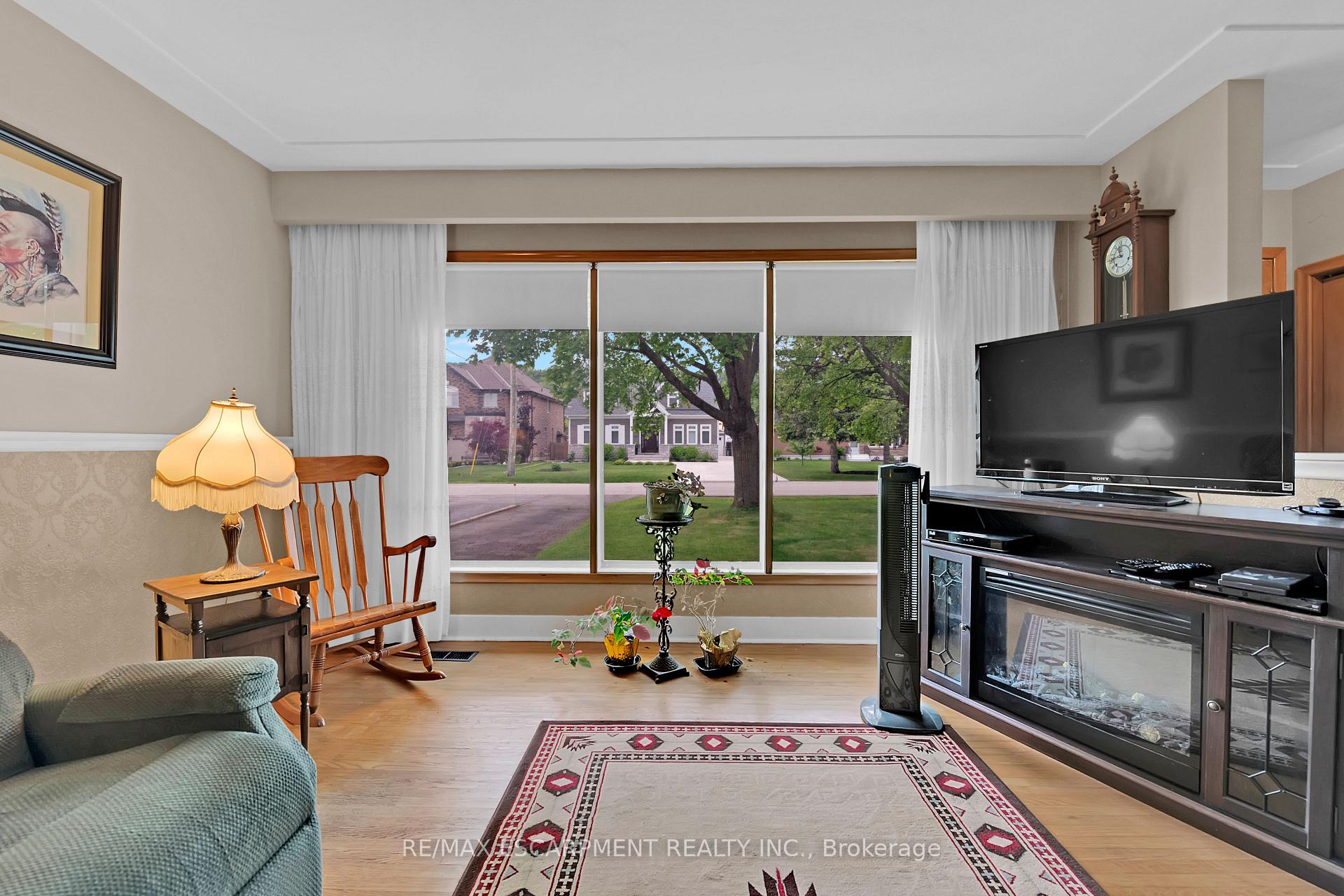 Photo 16 of 233 Helena Avenue, Hamilton, Winona — HOMEH