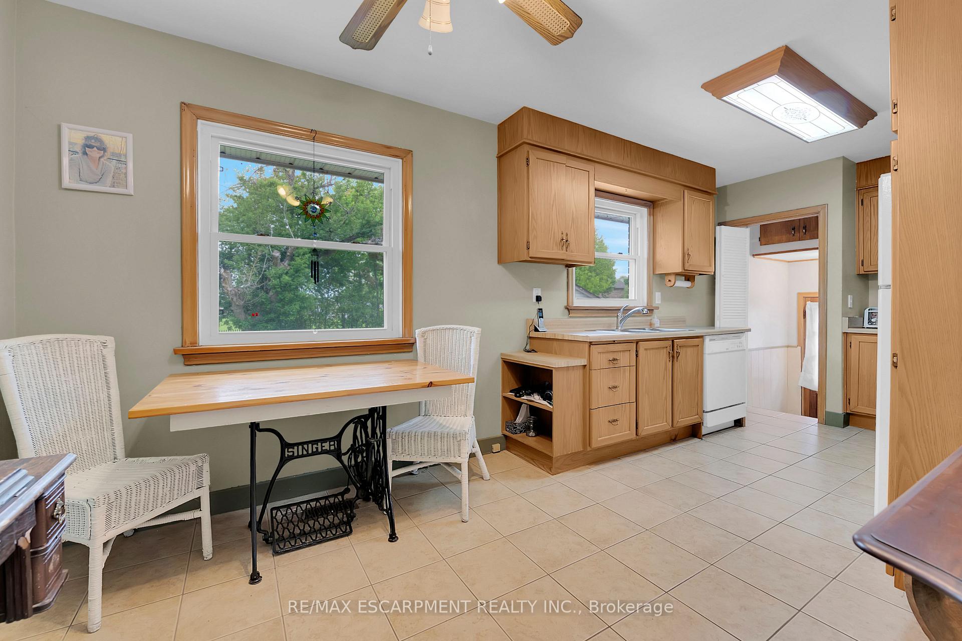 Photo 14 of 233 Helena Avenue, Hamilton, Winona — HOMEH