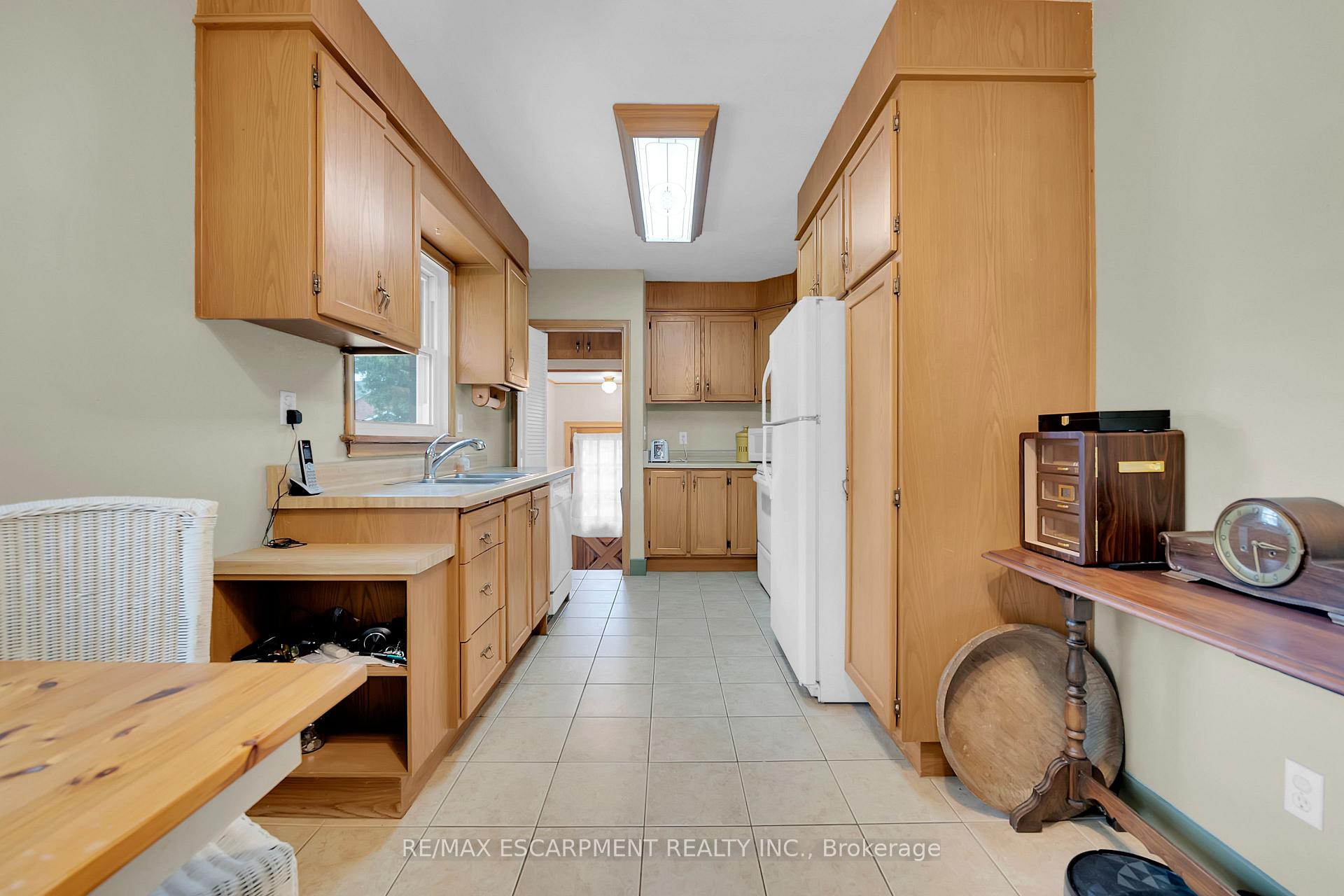 Photo 9 of 233 Helena Avenue, Hamilton, Winona — HOMEH