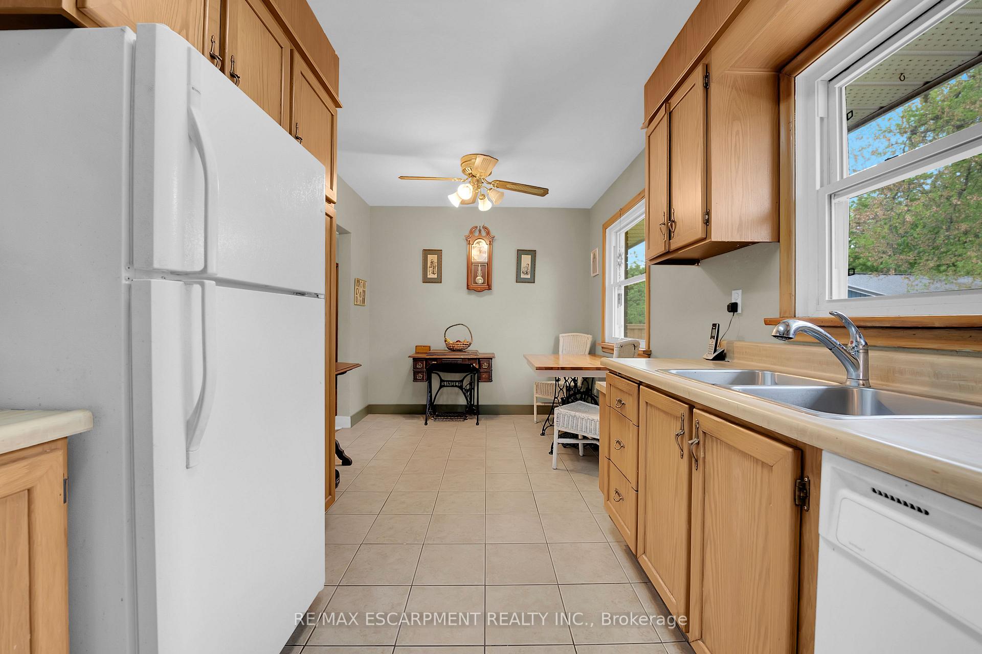 Photo 21 of 233 Helena Avenue, Hamilton, Winona — HOMEH