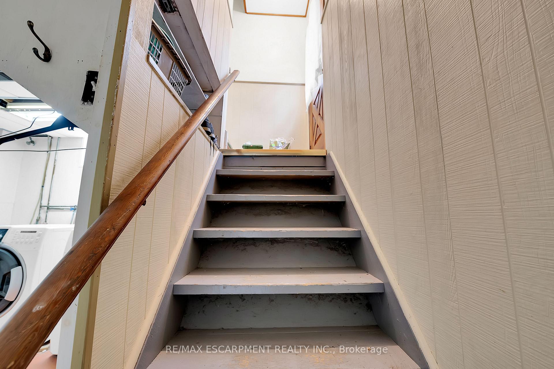 Photo 33 of 233 Helena Avenue, Hamilton, Winona — HOMEH