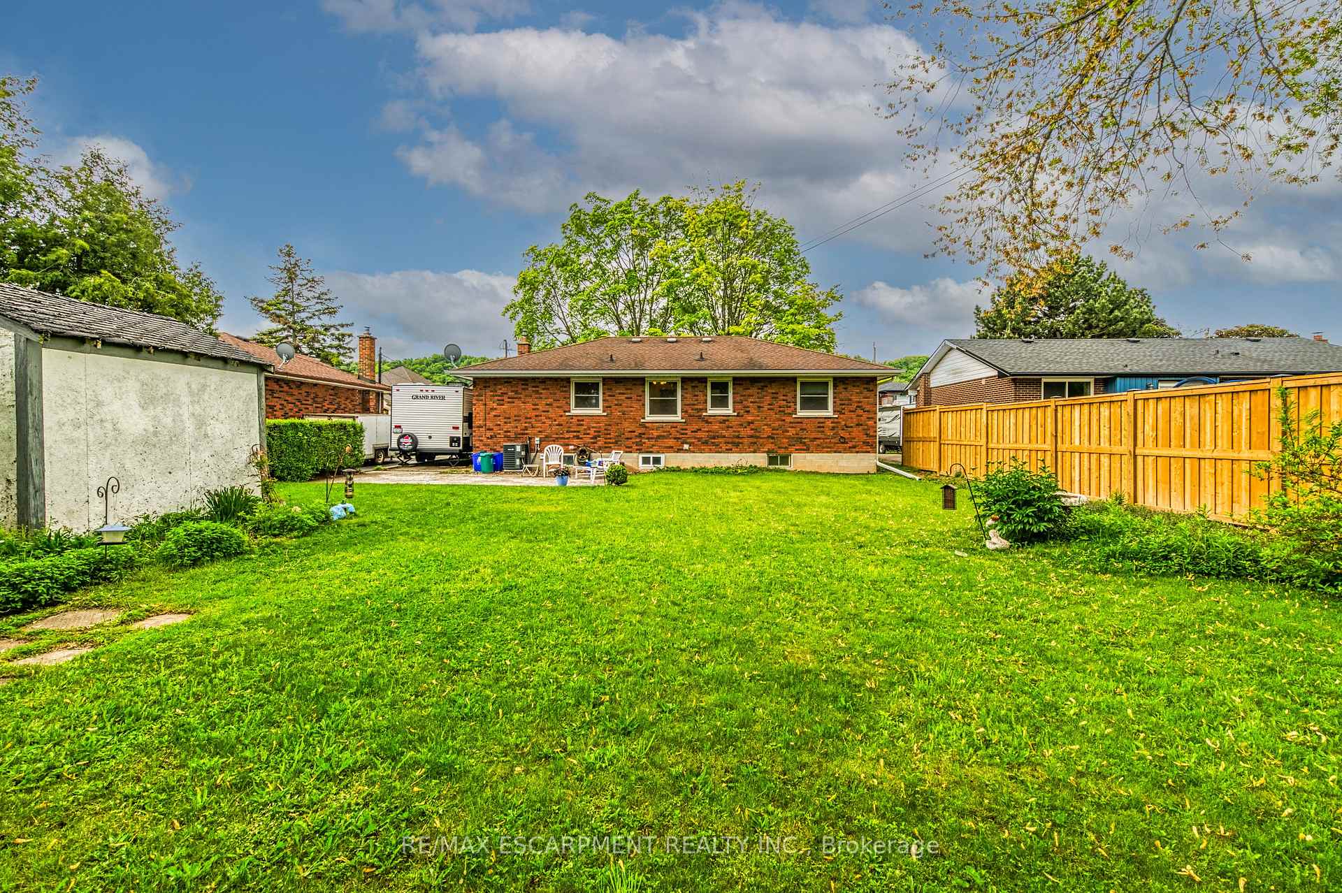 Photo 38 of 233 Helena Avenue, Hamilton, Winona — HOMEH