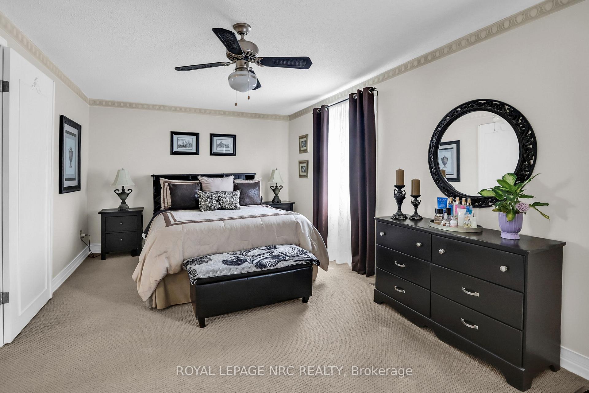Photo 3 of 20 Glenashton Drive, Hamilton, Stoney Creek — HOMEH