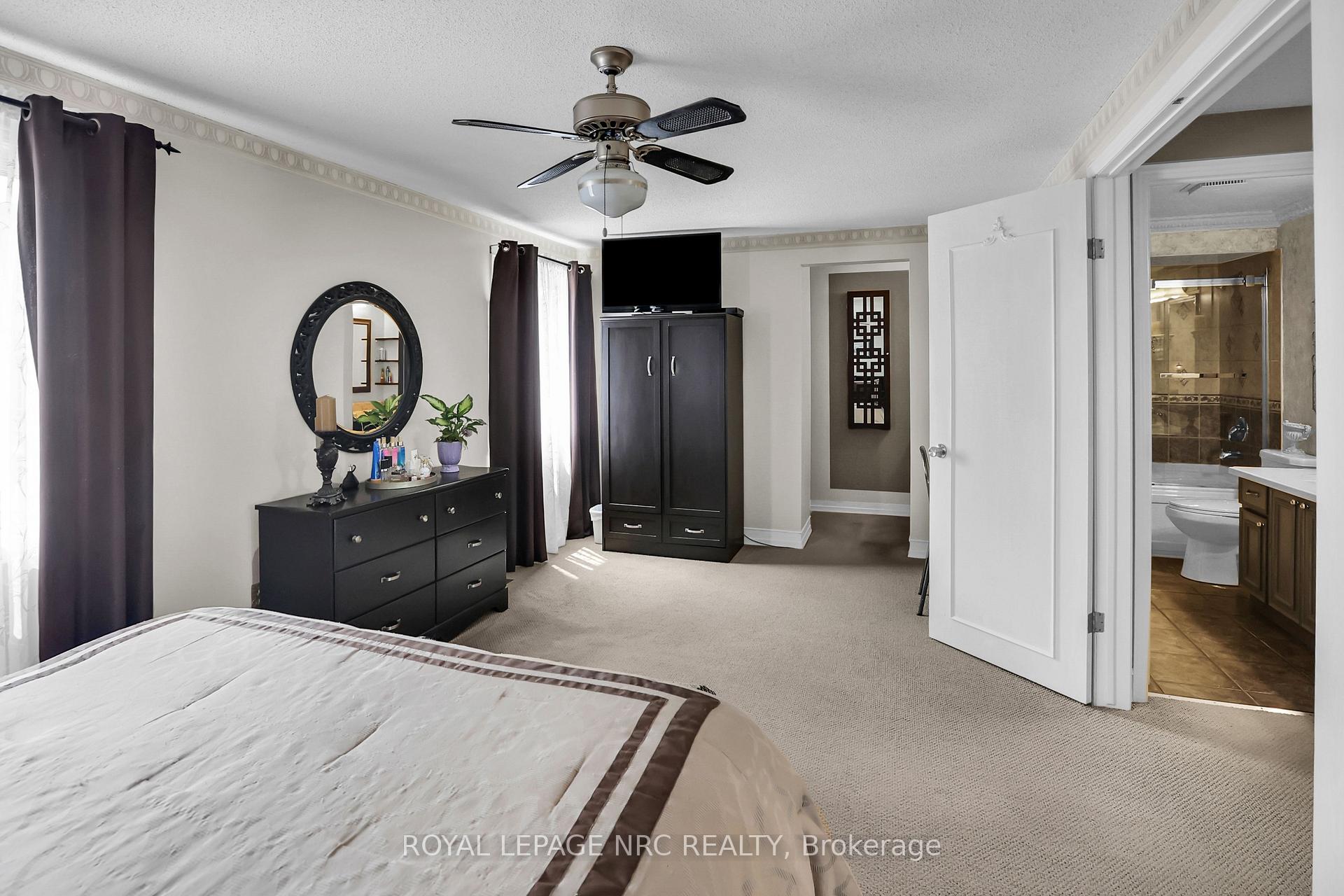 Photo 4 of 20 Glenashton Drive, Hamilton, Stoney Creek — HOMEH