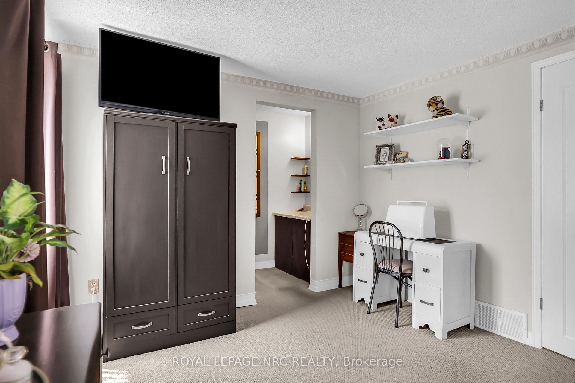 Photo 14 of 20 Glenashton Drive, Hamilton, Stoney Creek — HOMEH