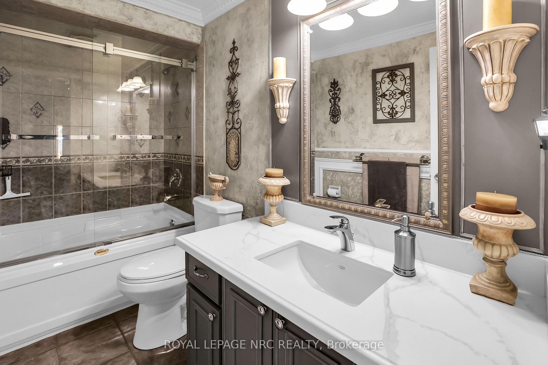 Photo 22 of 20 Glenashton Drive, Hamilton, Stoney Creek — HOMEH